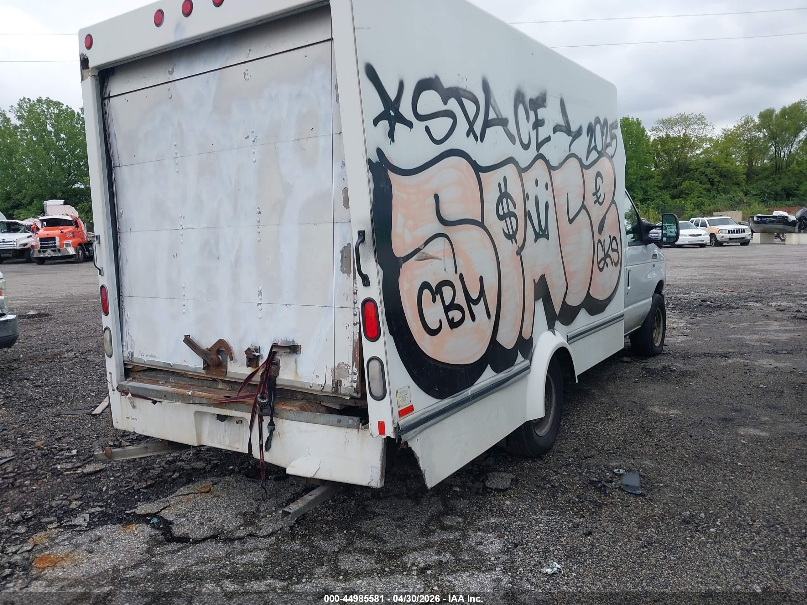FORD E-350 image 4