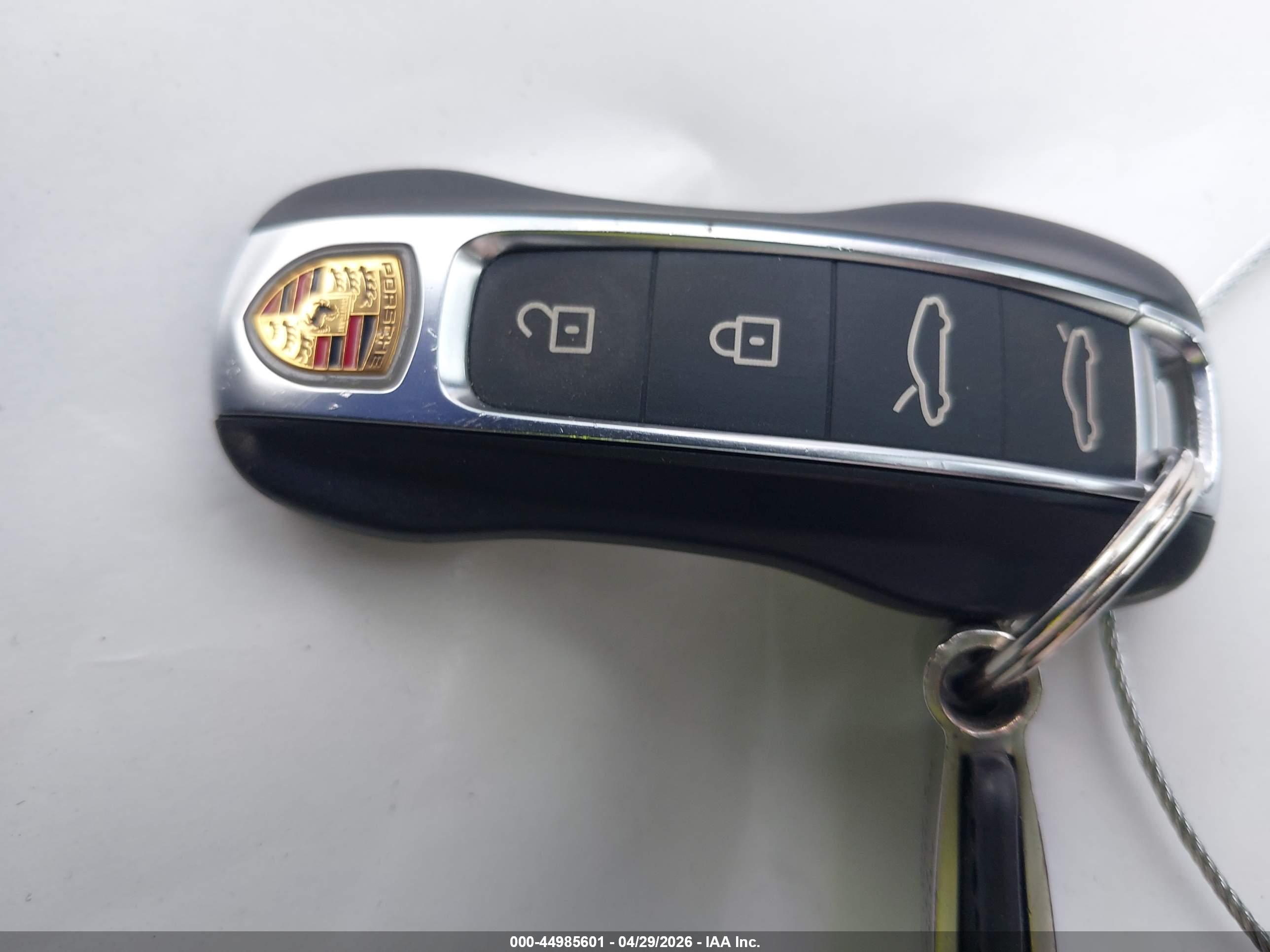 PORSCHE TAYCAN image 11