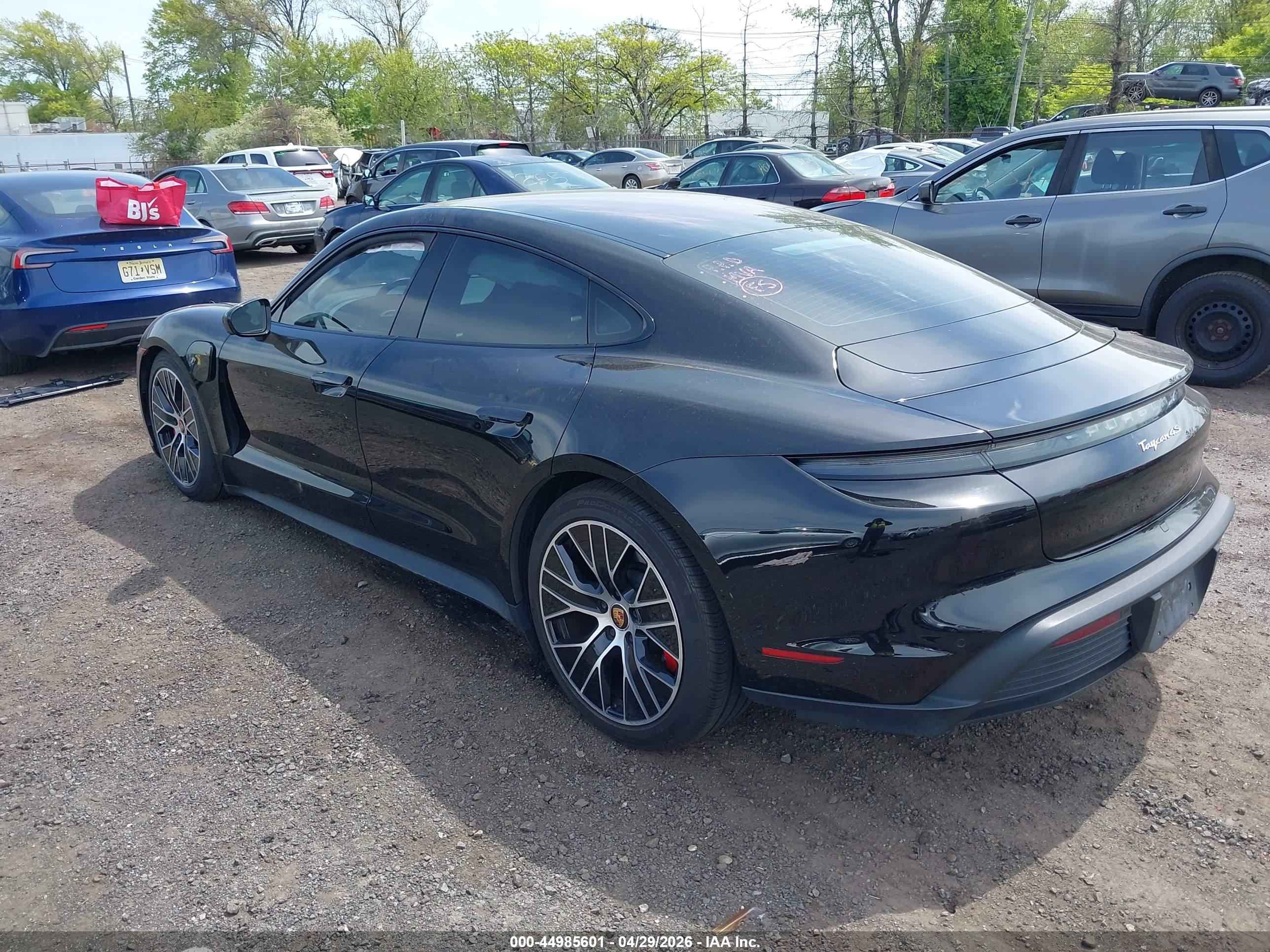PORSCHE TAYCAN image 3