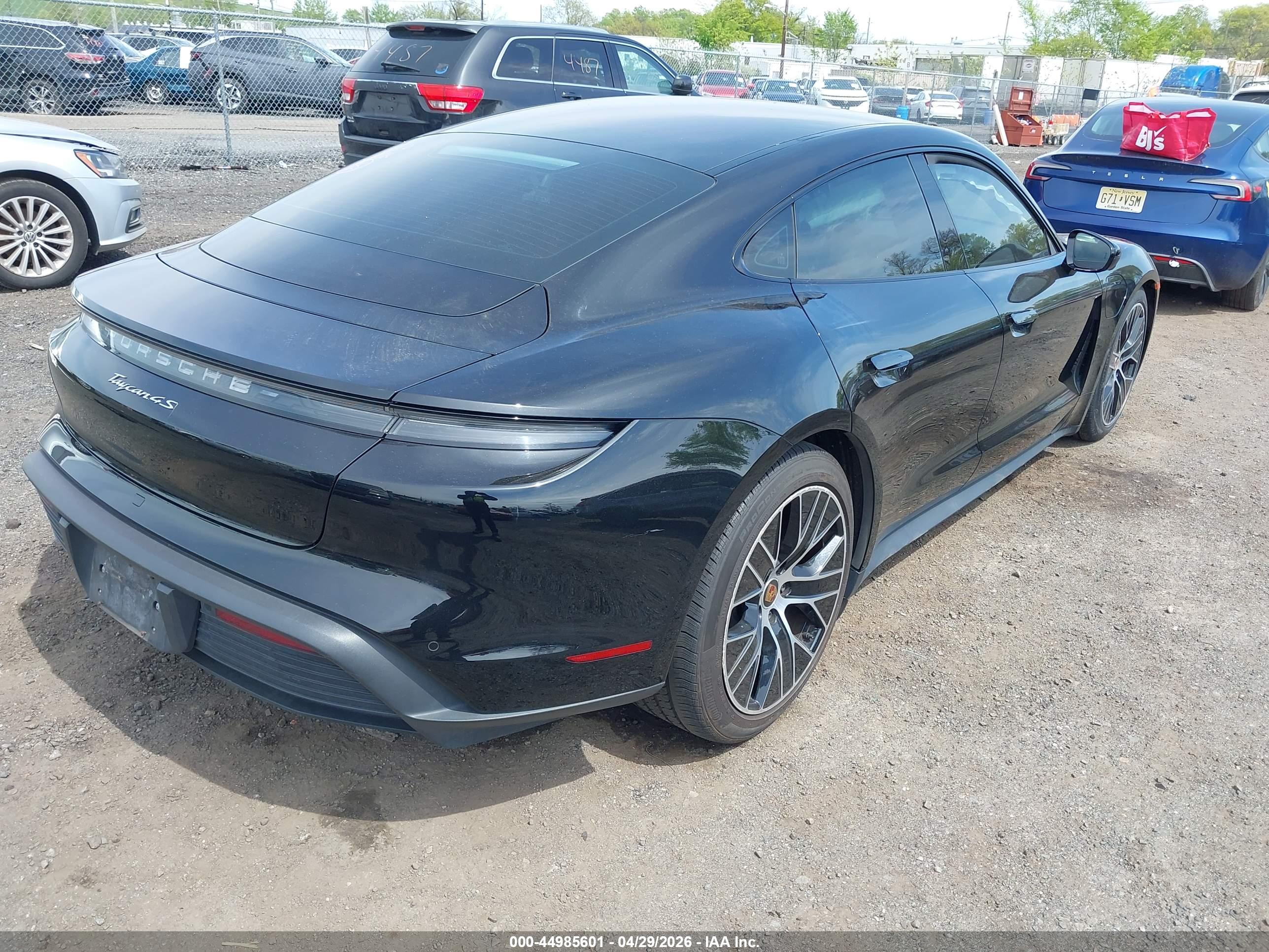 PORSCHE TAYCAN image 4