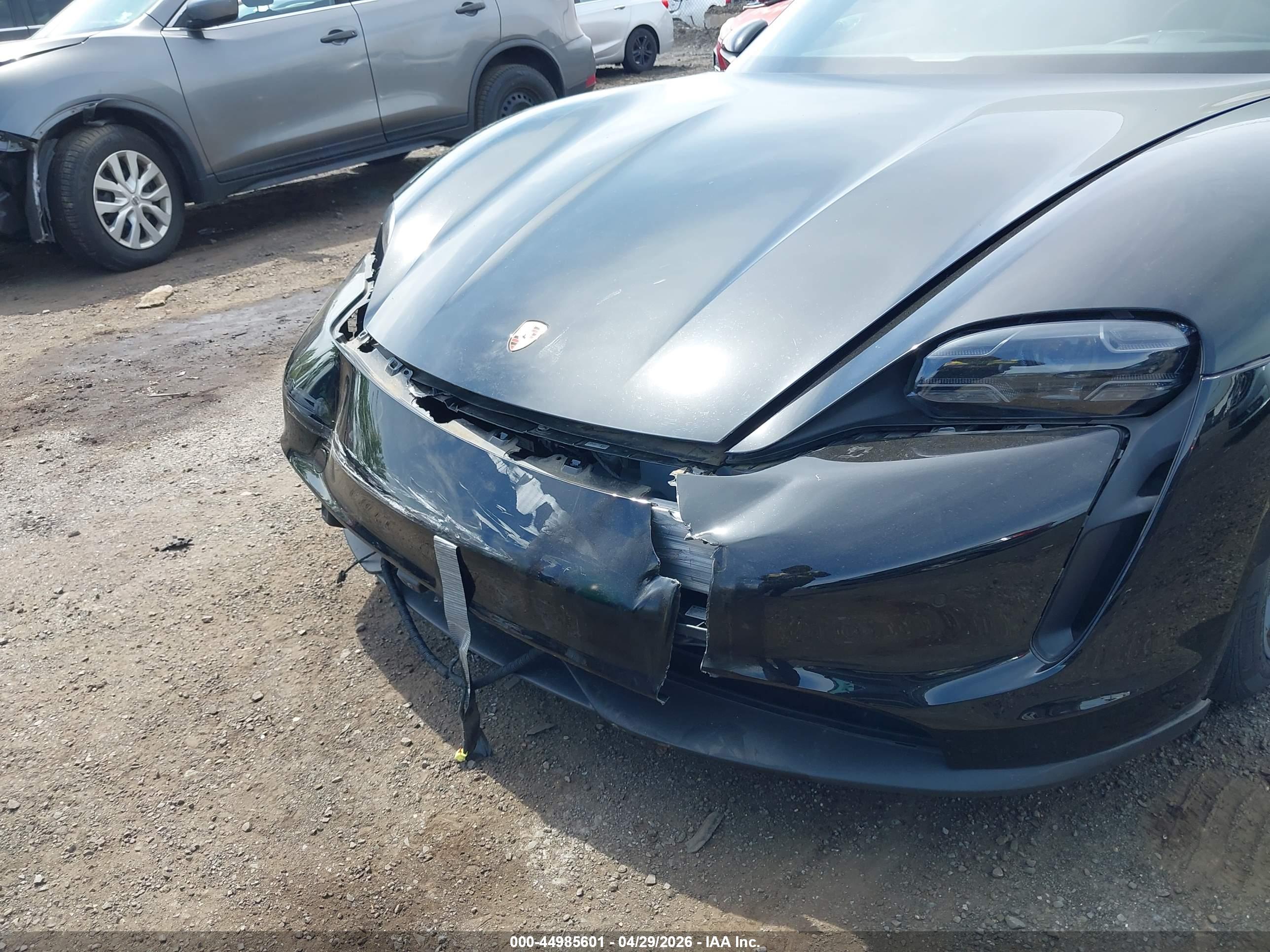 PORSCHE TAYCAN image 6