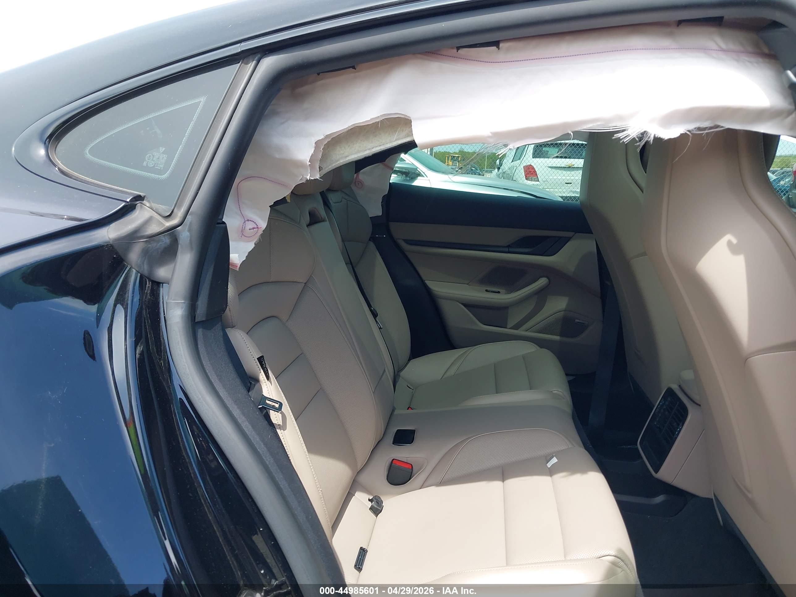 PORSCHE TAYCAN image 8