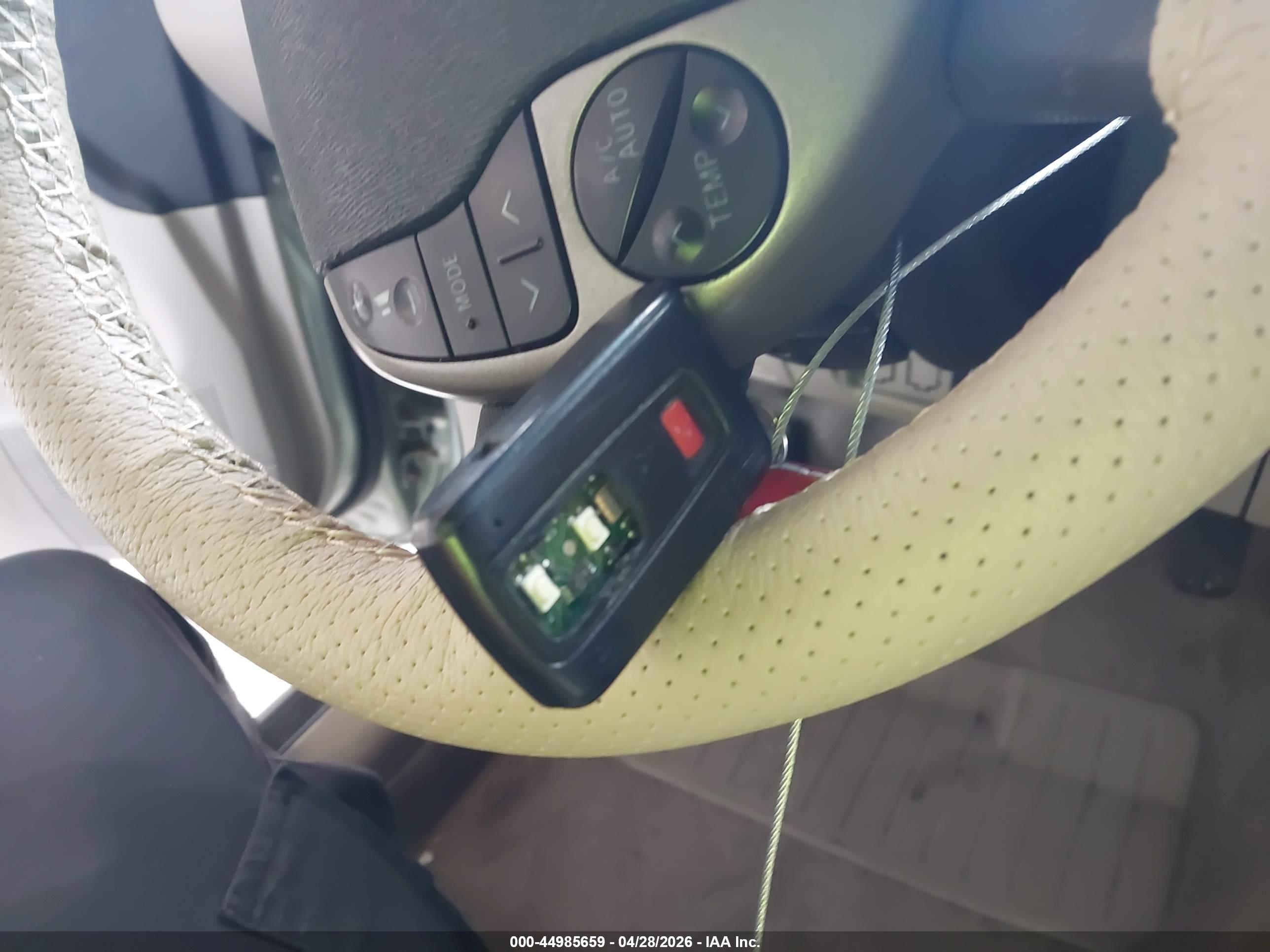TOYOTA PRIUS image 11