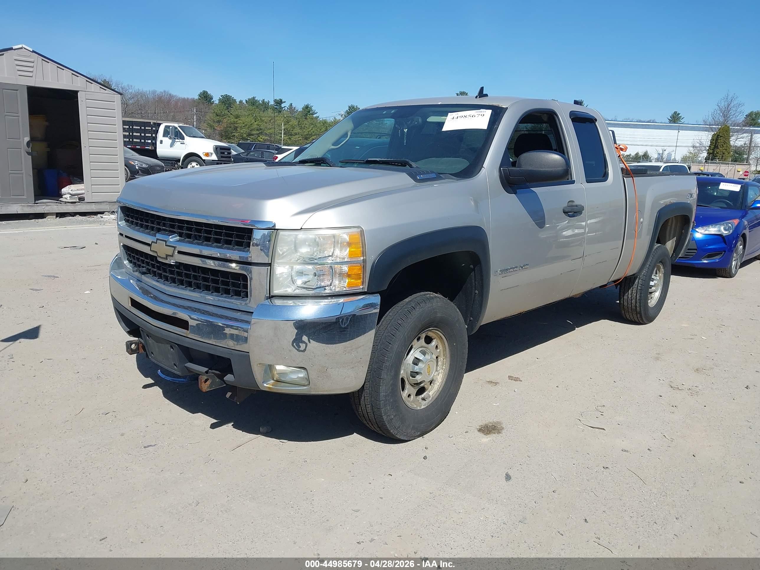 CHEVROLET SILVERADO image 2