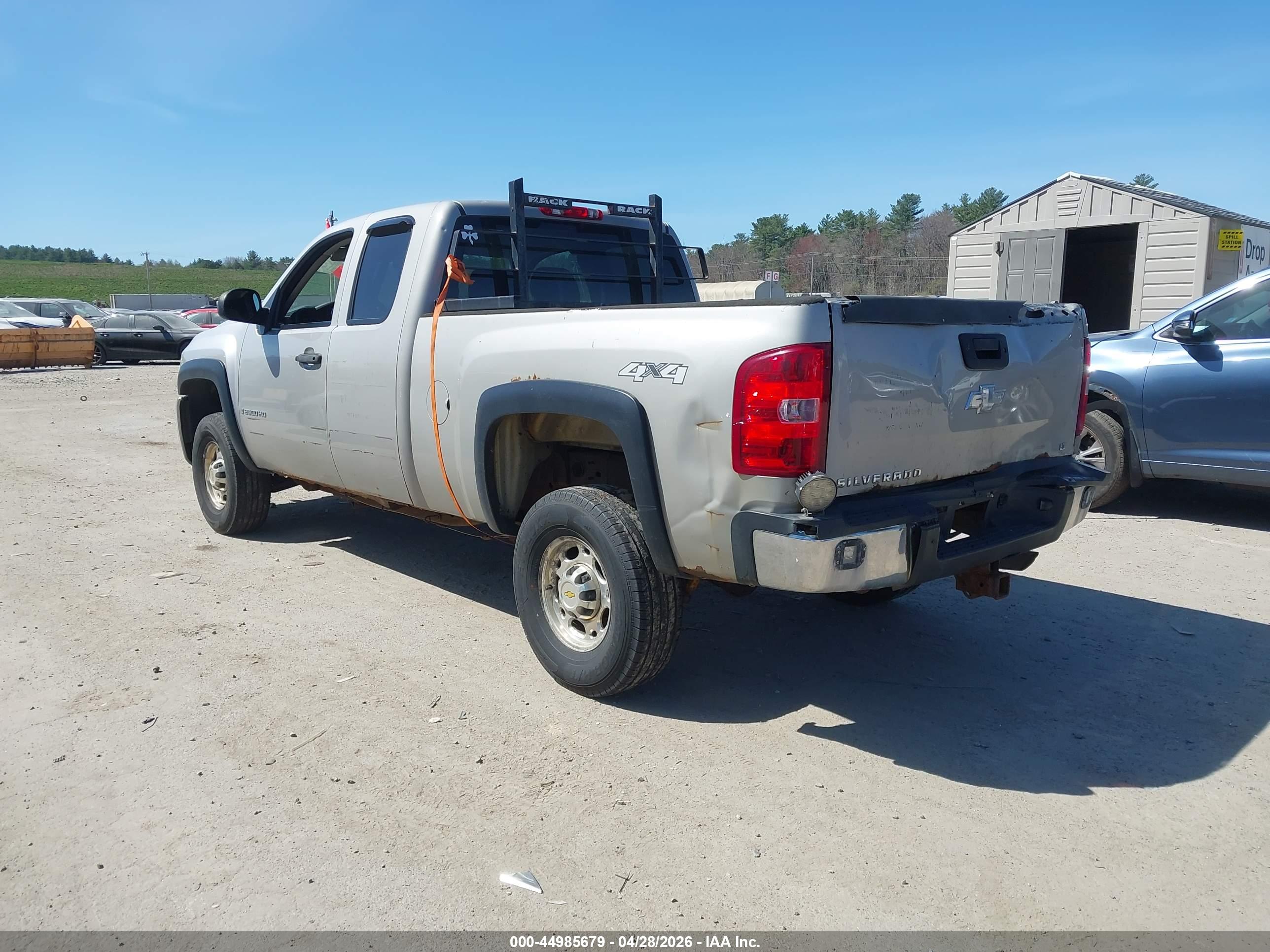 CHEVROLET SILVERADO image 3