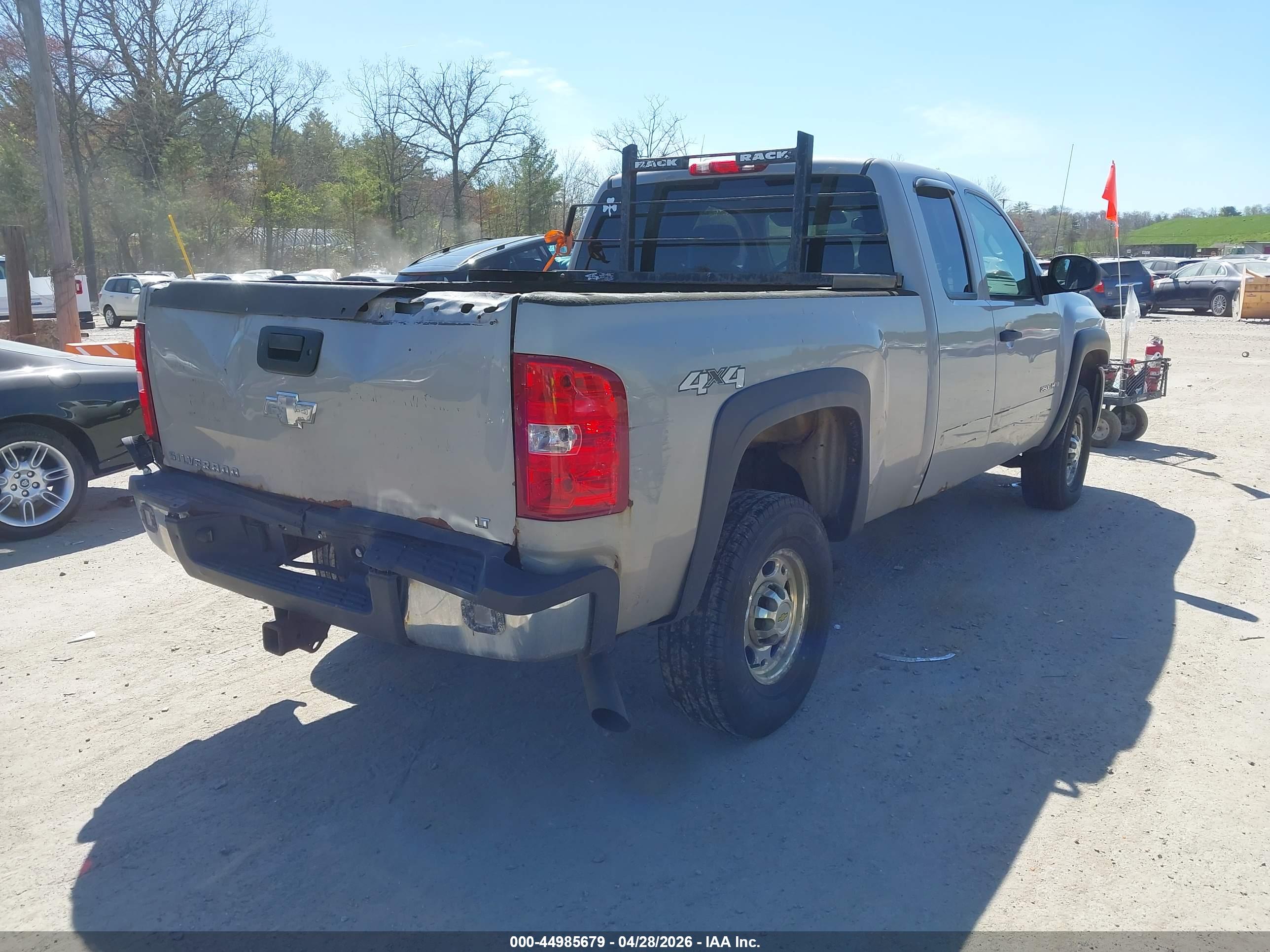 CHEVROLET SILVERADO image 4