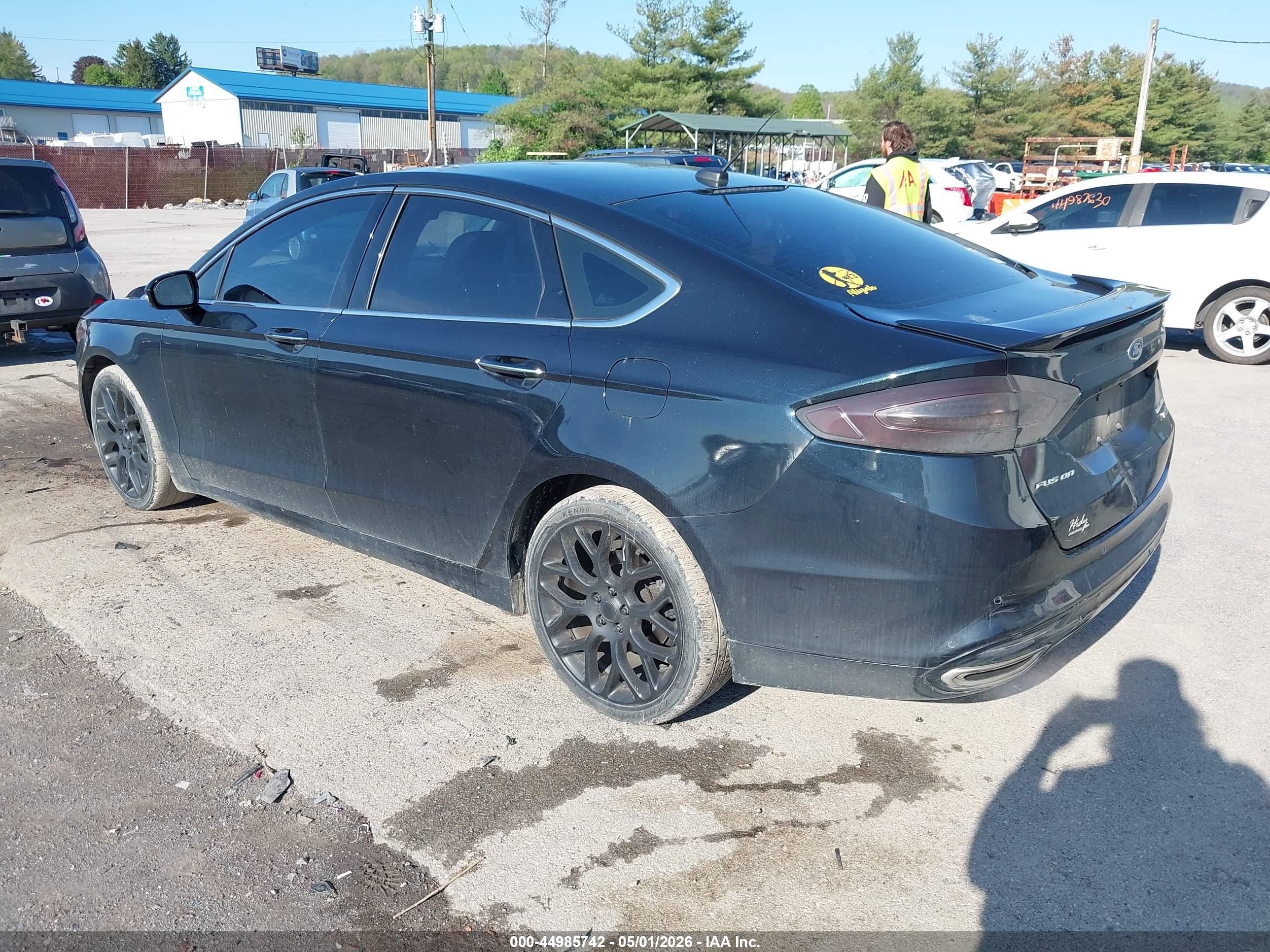 FORD FUSION image 3