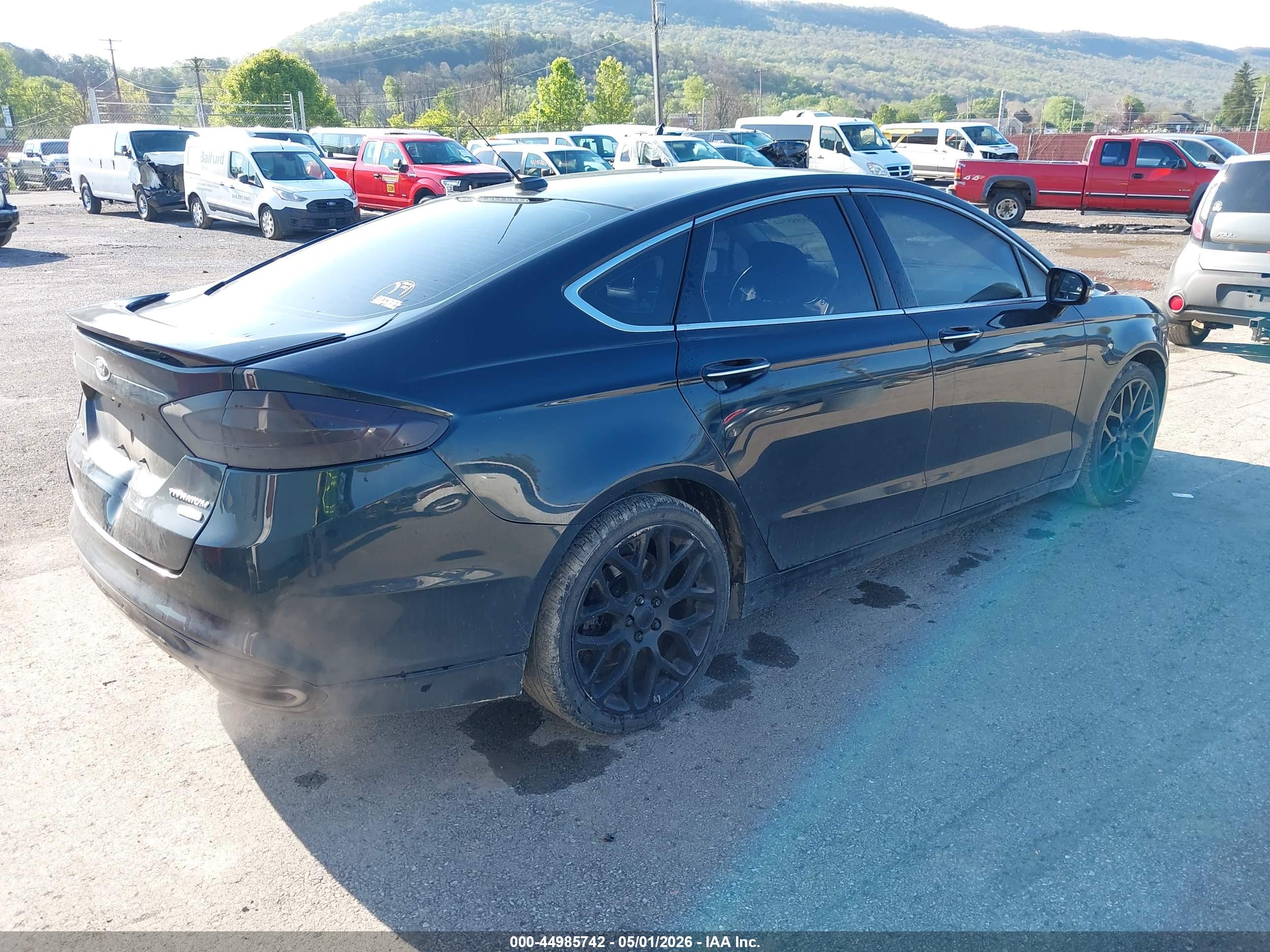 FORD FUSION image 4