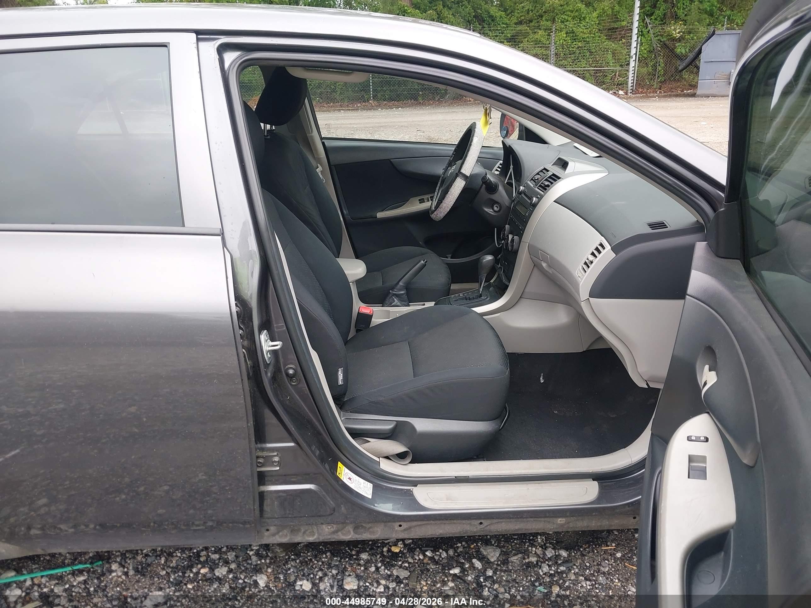 TOYOTA COROLLA image 5