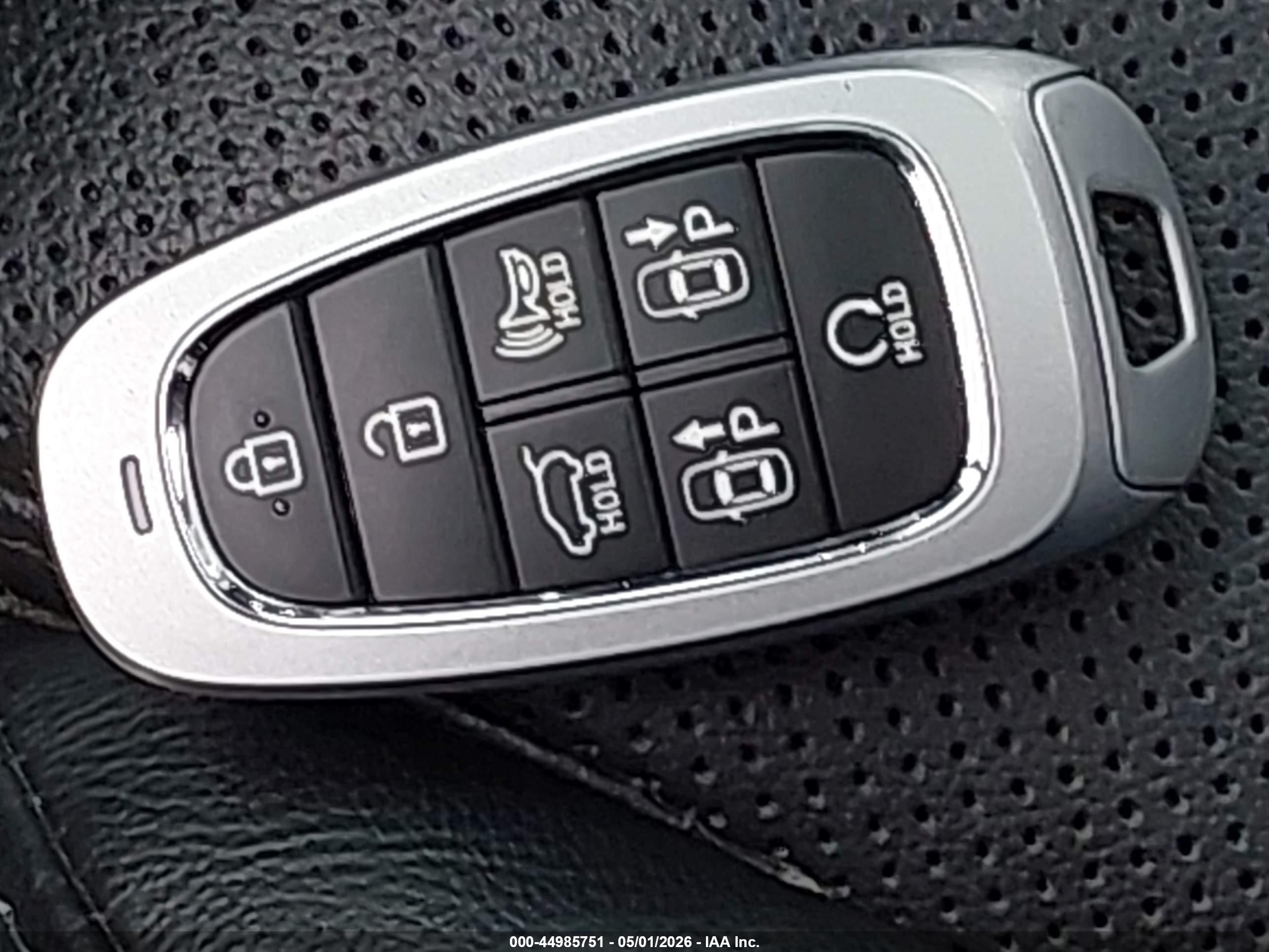 HYUNDAI SANTA image 11