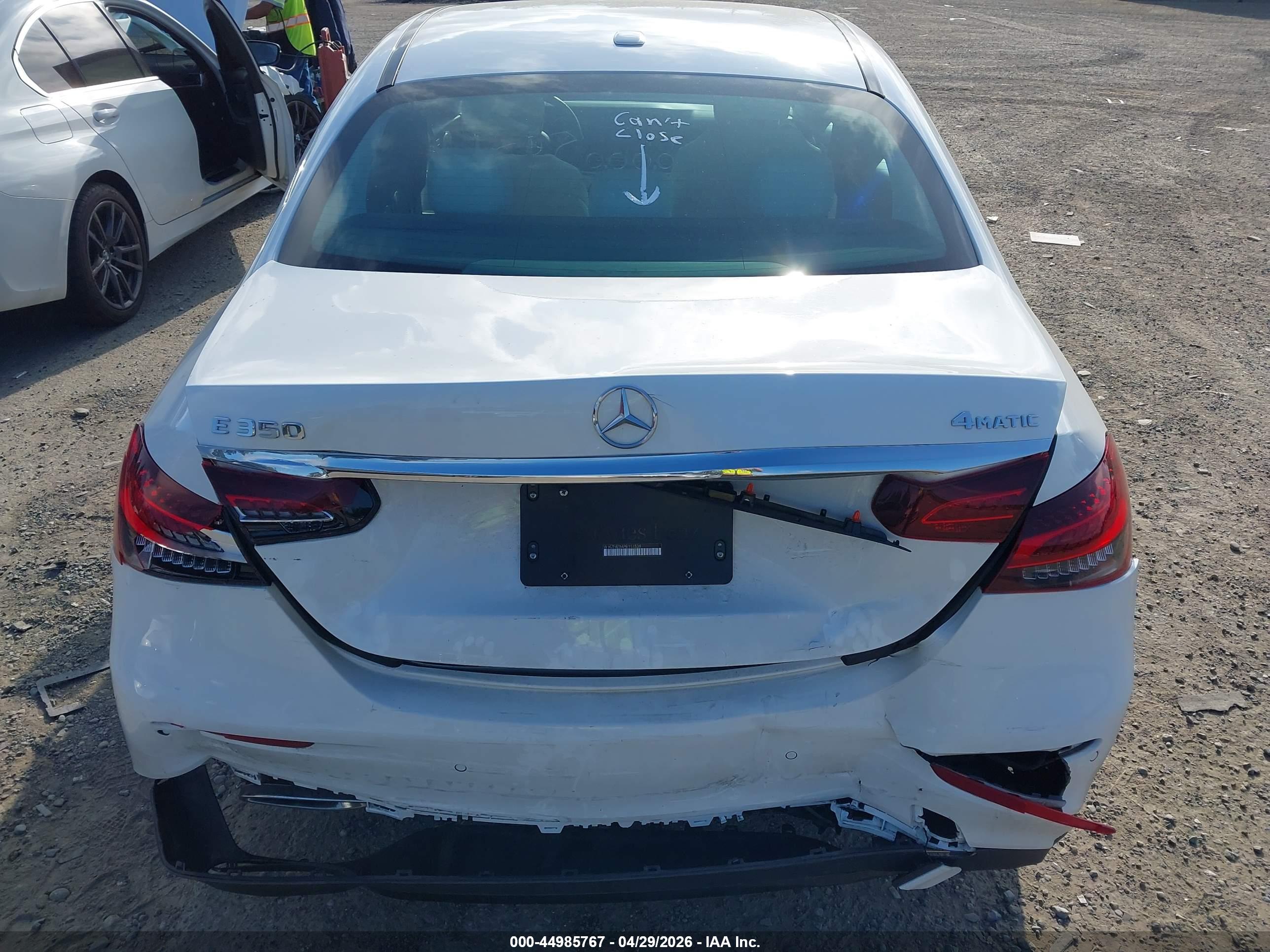 MERCEDES-BENZ E image 6