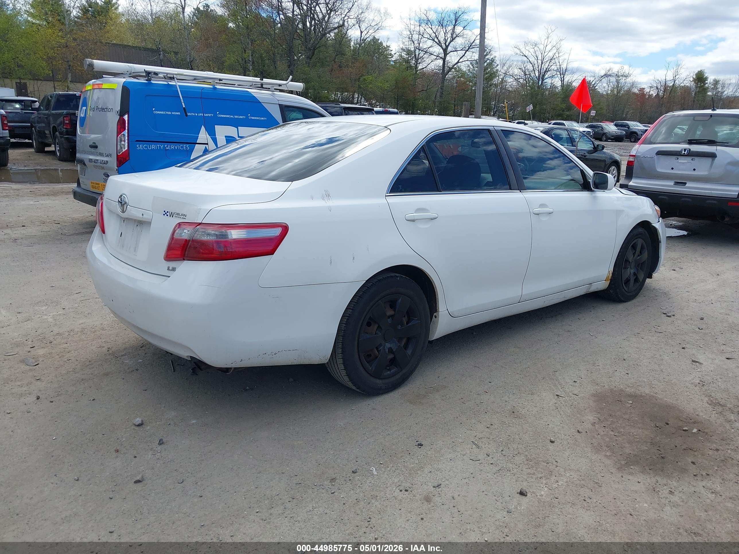 TOYOTA CAMRY image 4