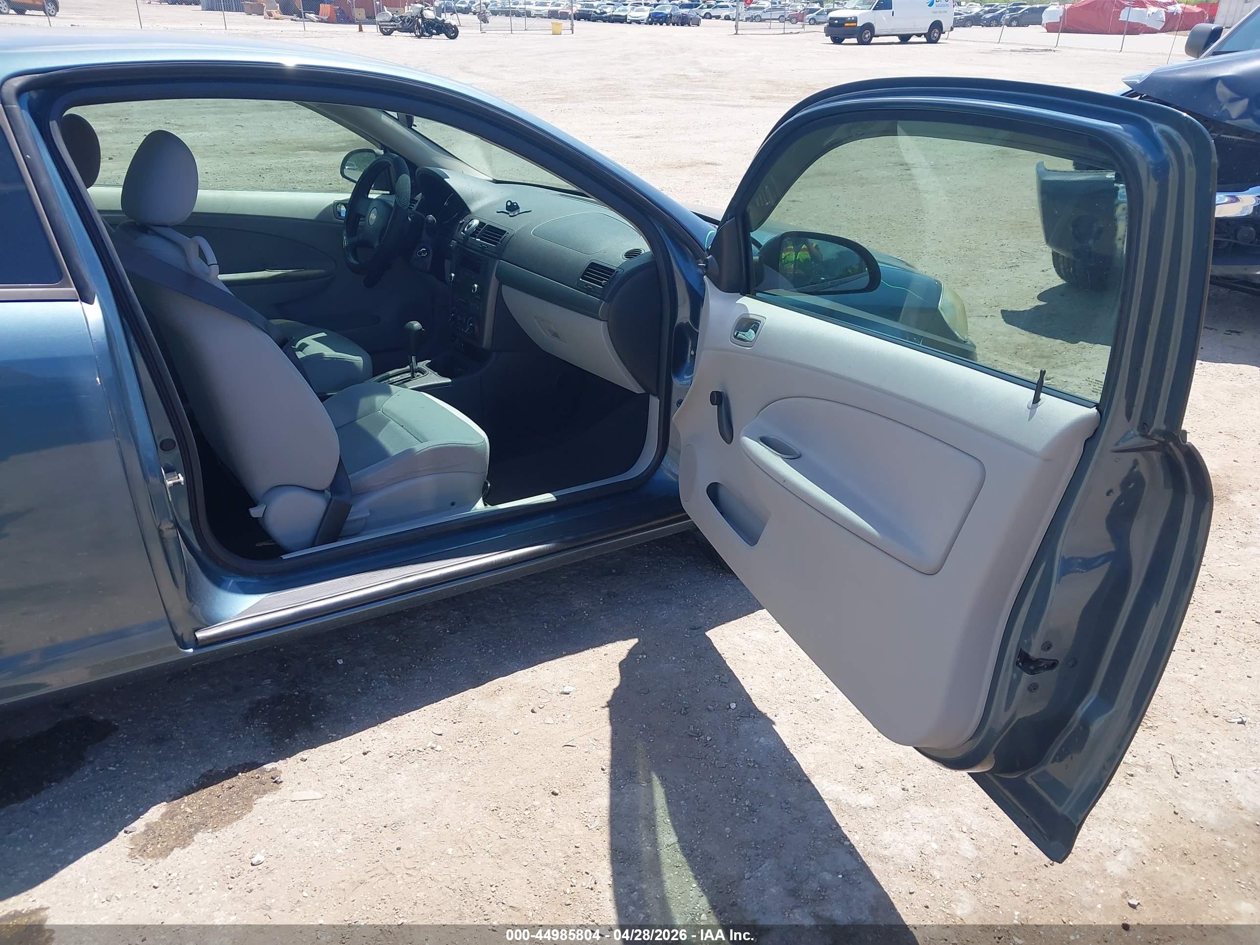CHEVROLET COBALT image 5