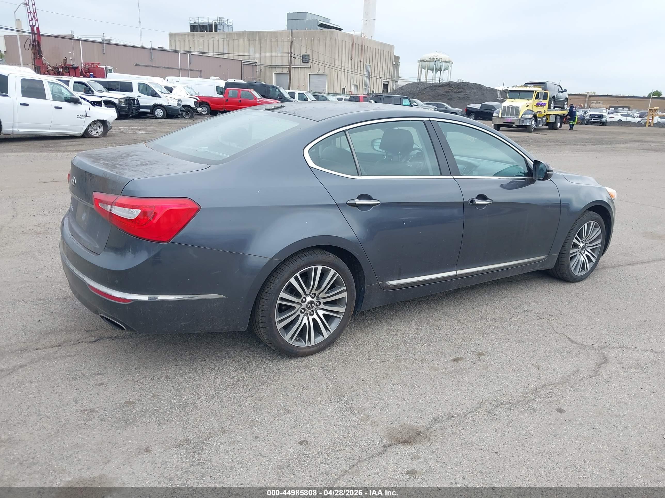 KIA CADENZA image 4
