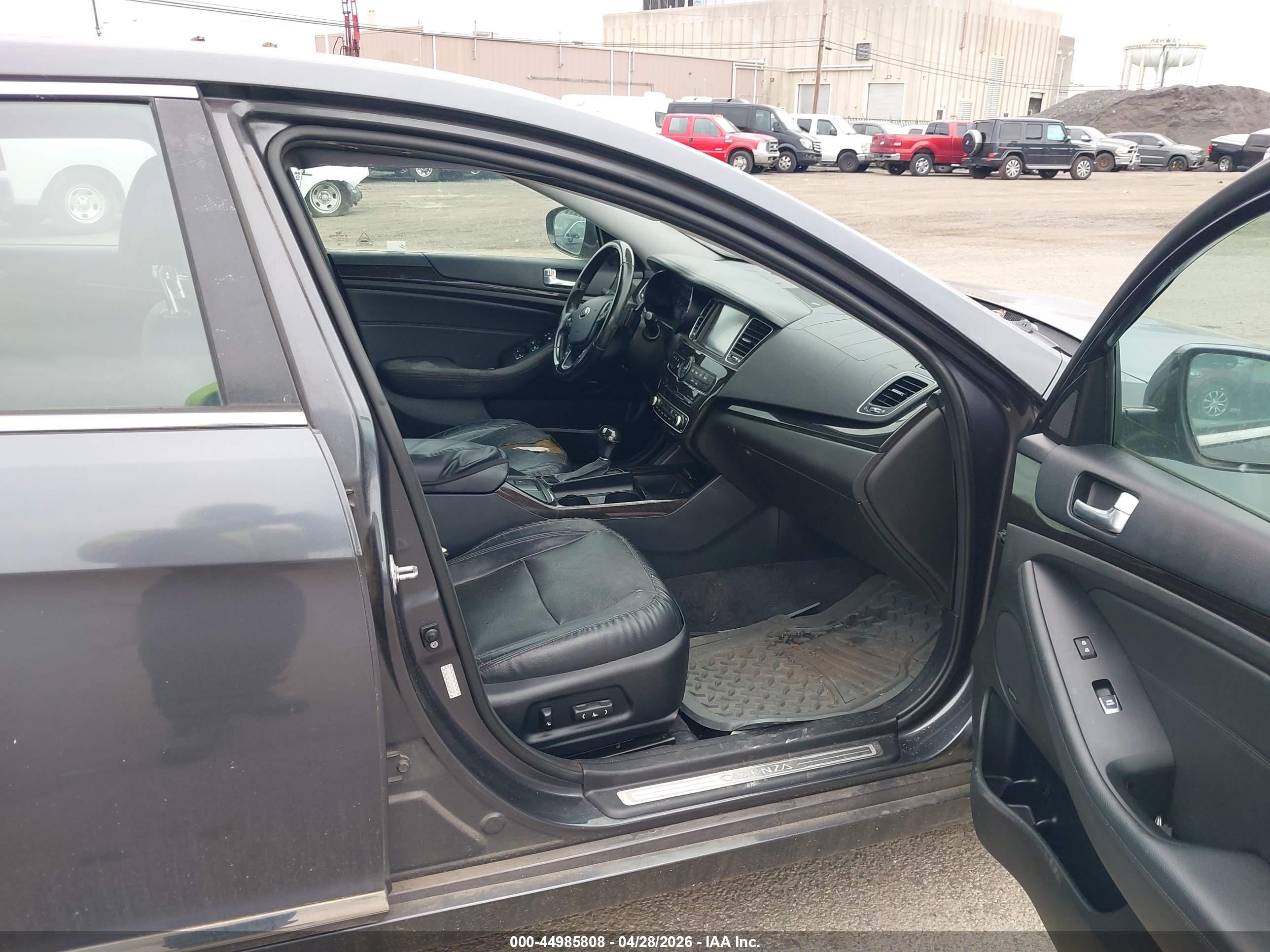 KIA CADENZA image 5