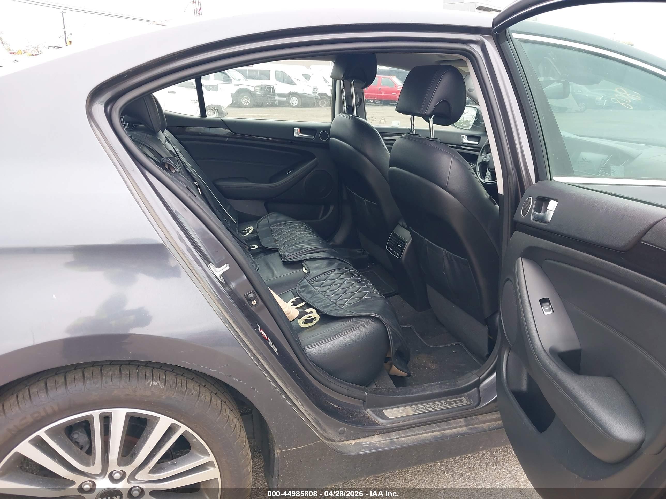 KIA CADENZA image 8