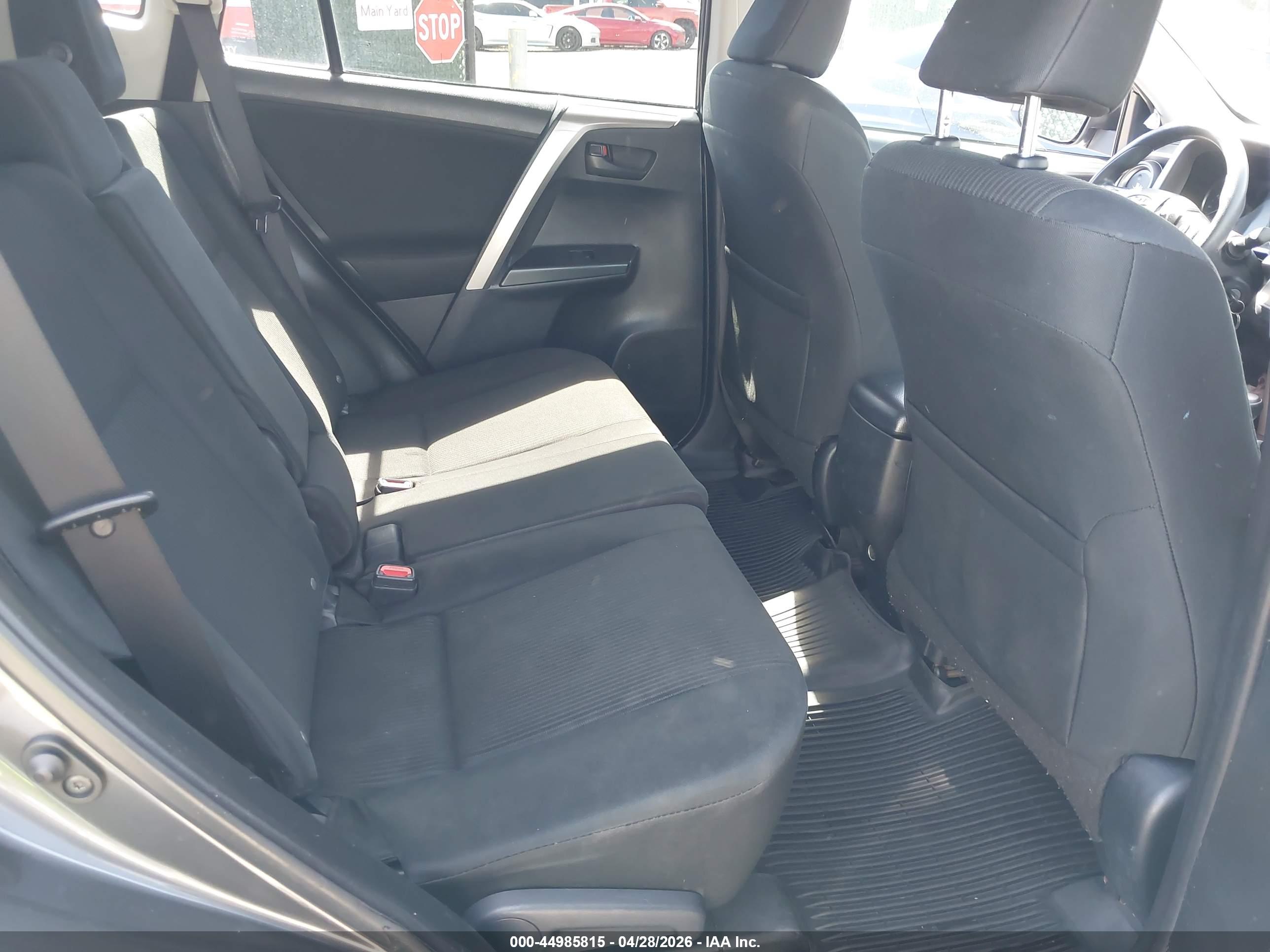 TOYOTA RAV4 image 8