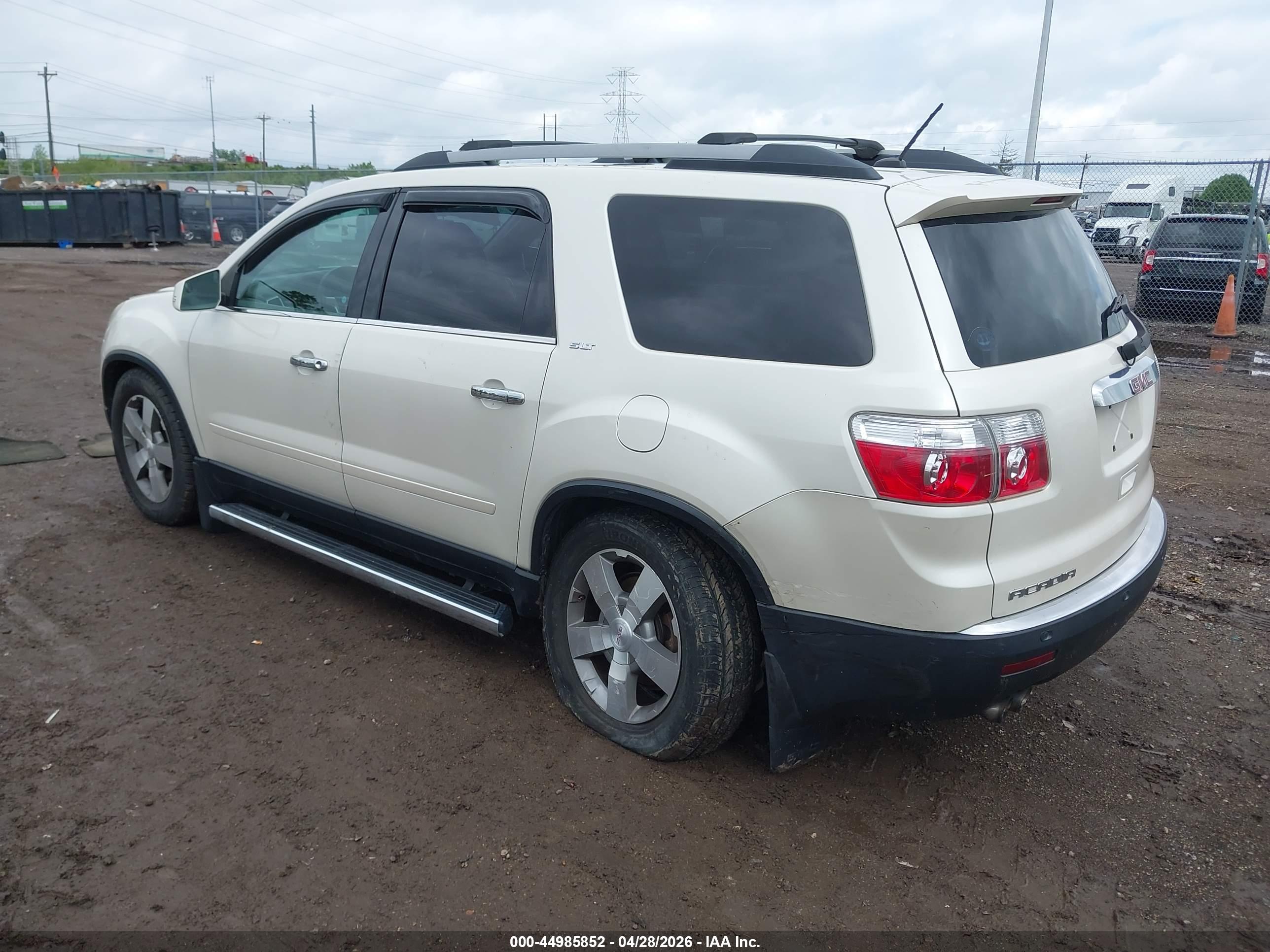 GMC ACADIA image 3