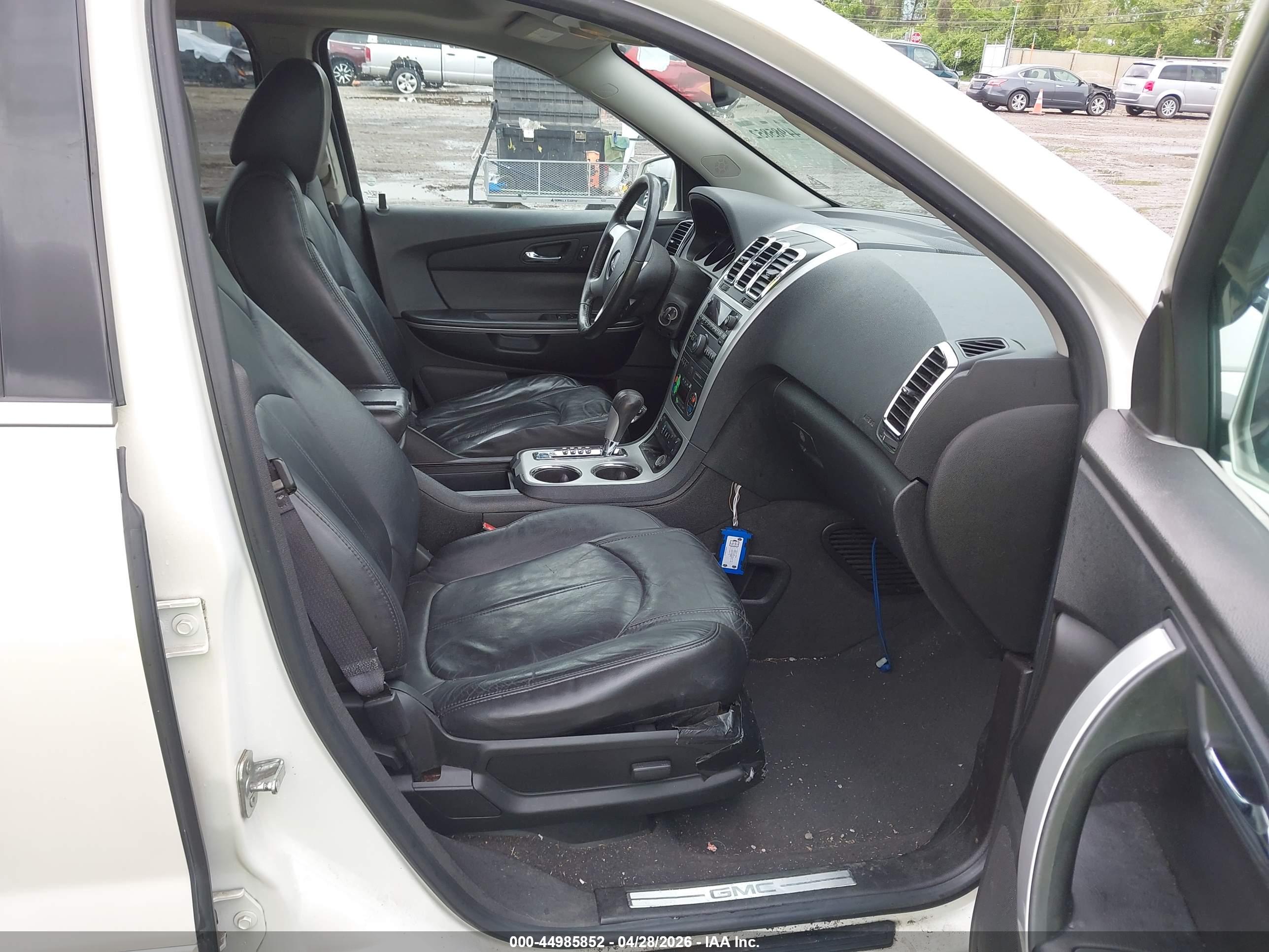 GMC ACADIA image 5