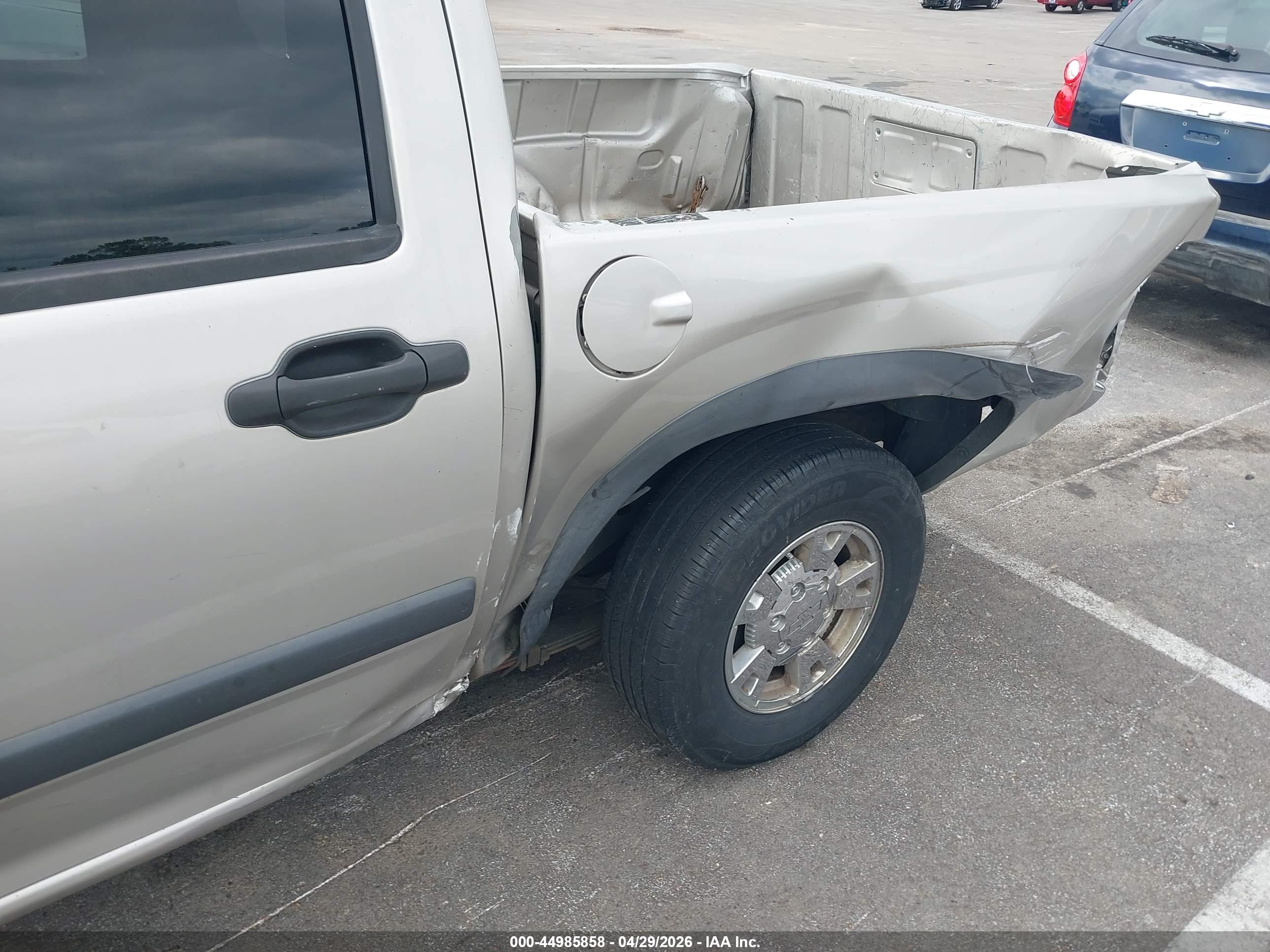CHEVROLET COLORADO image 6