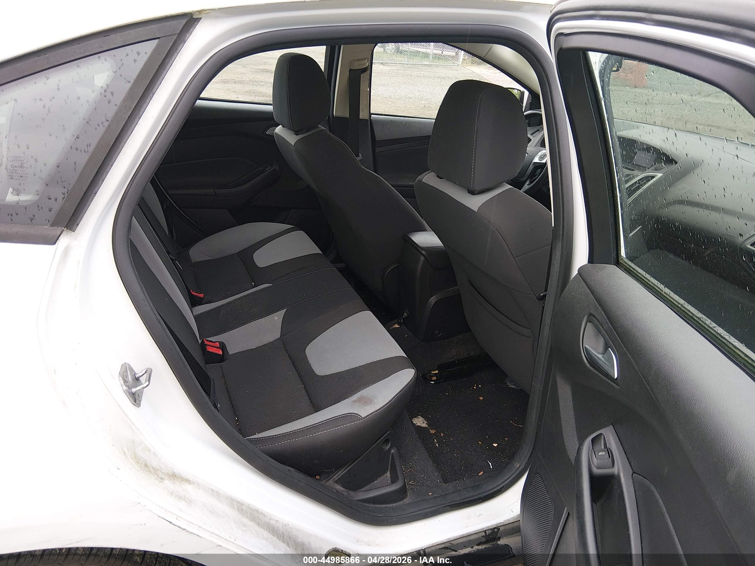 FORD FOCUS image 8