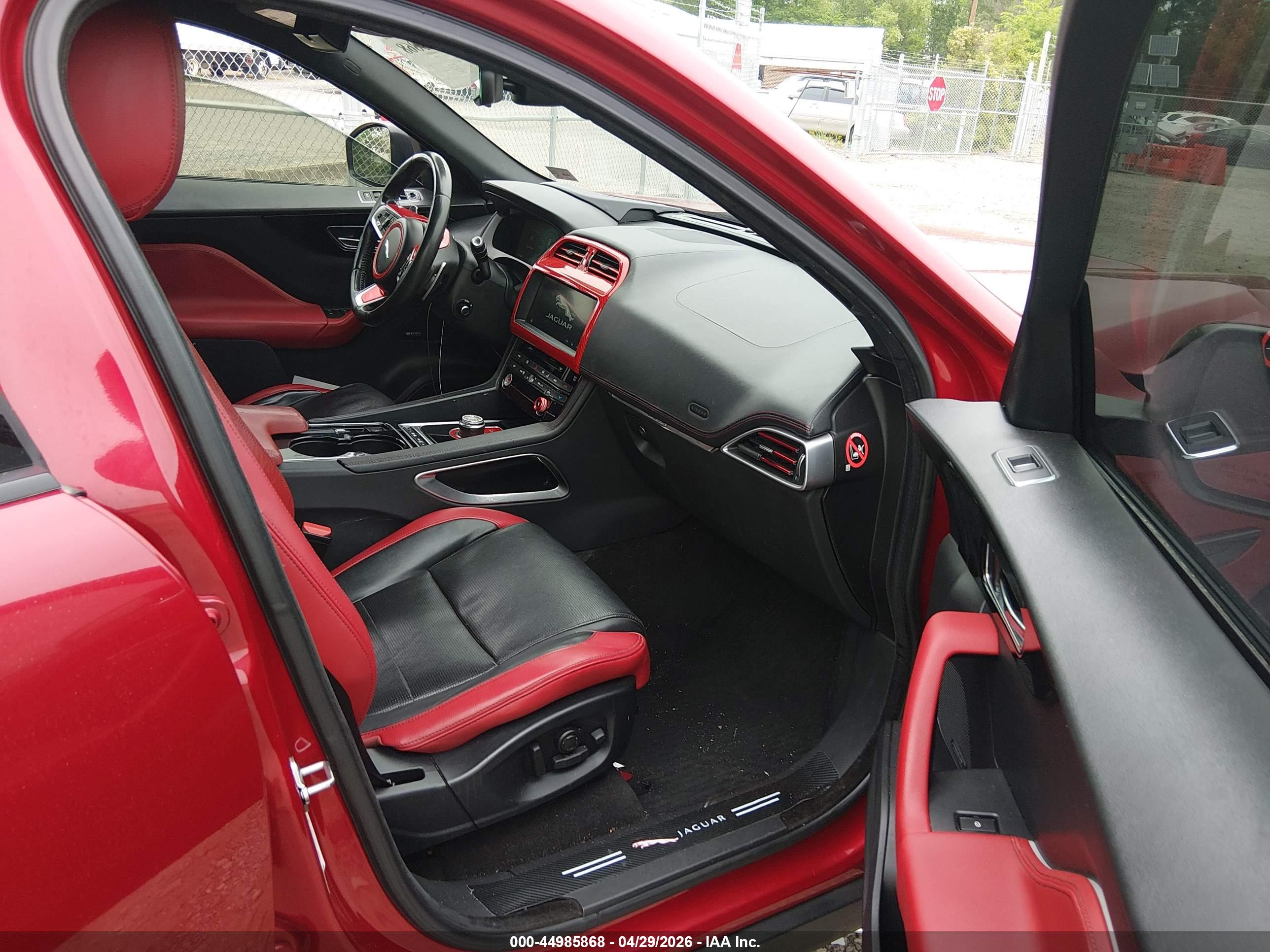 JAGUAR F-PACE image 5
