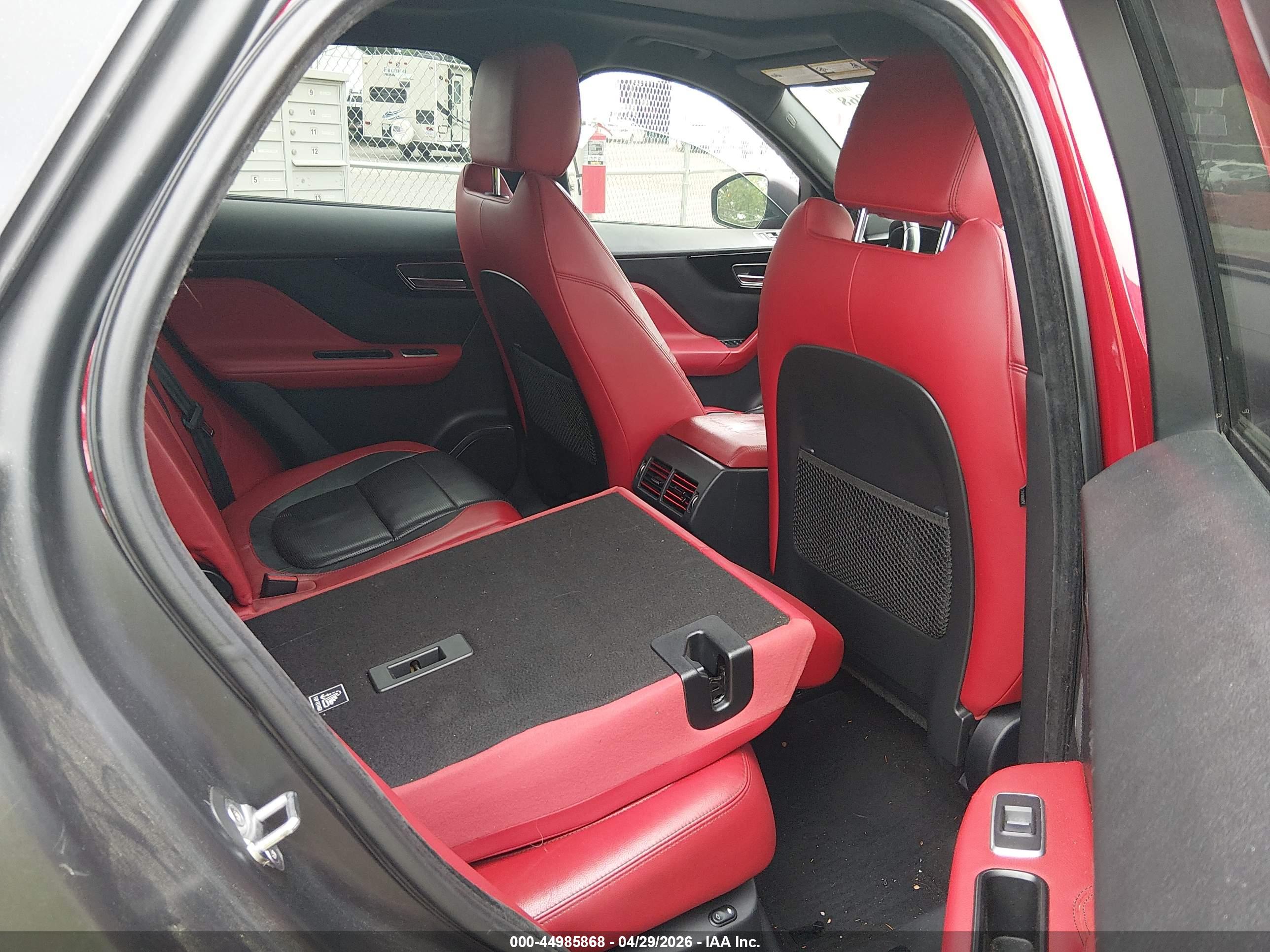 JAGUAR F-PACE image 8