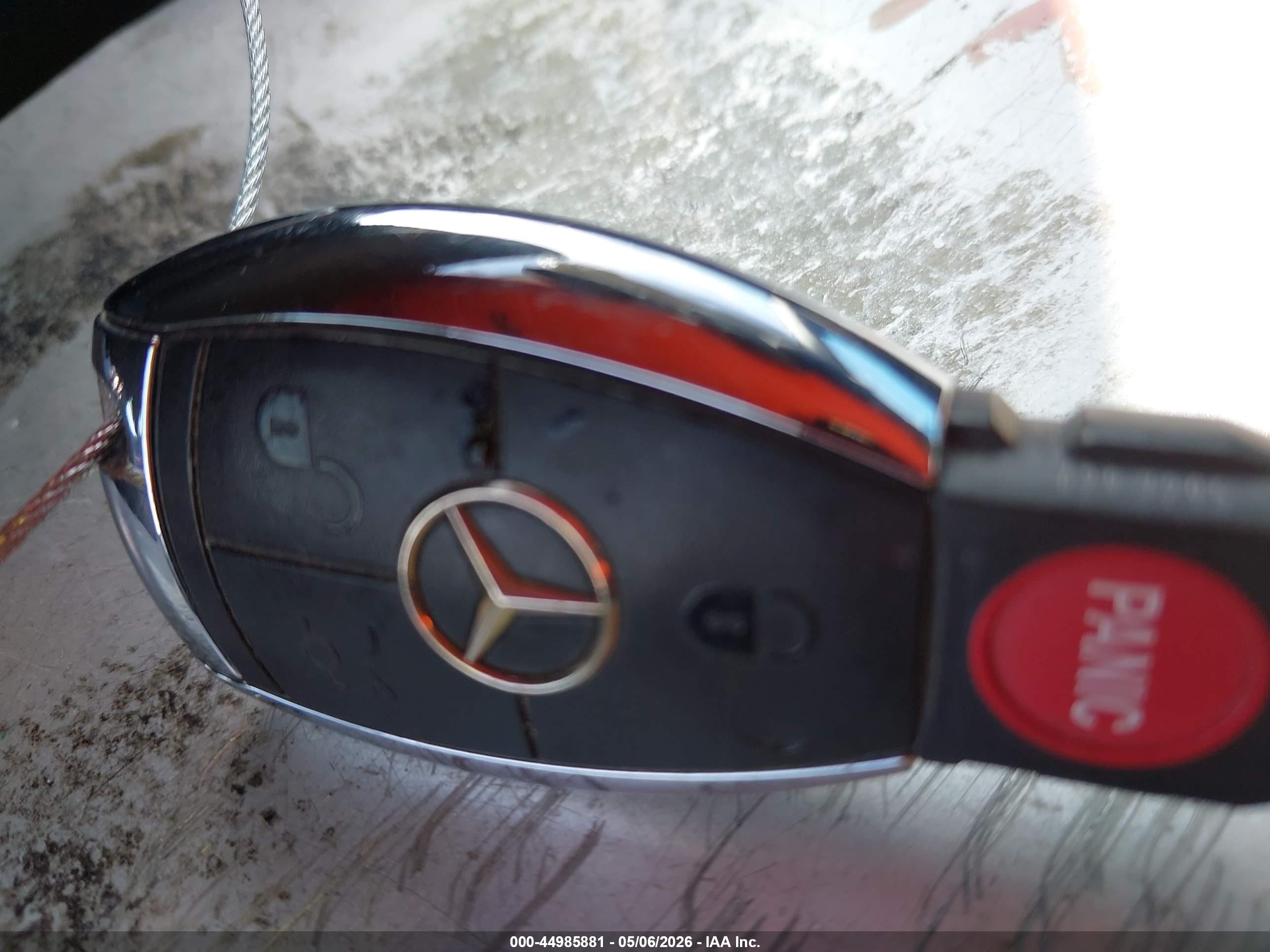 MERCEDES-BENZ E image 11