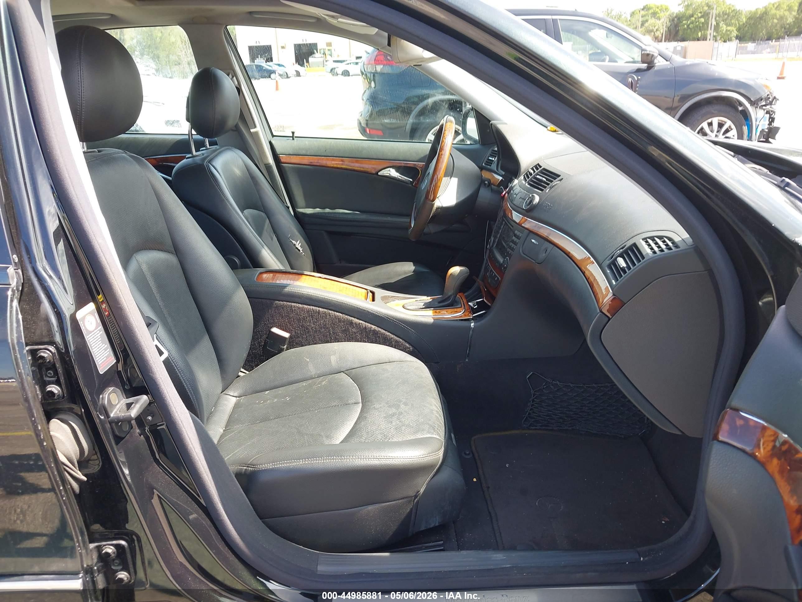 MERCEDES-BENZ E image 5