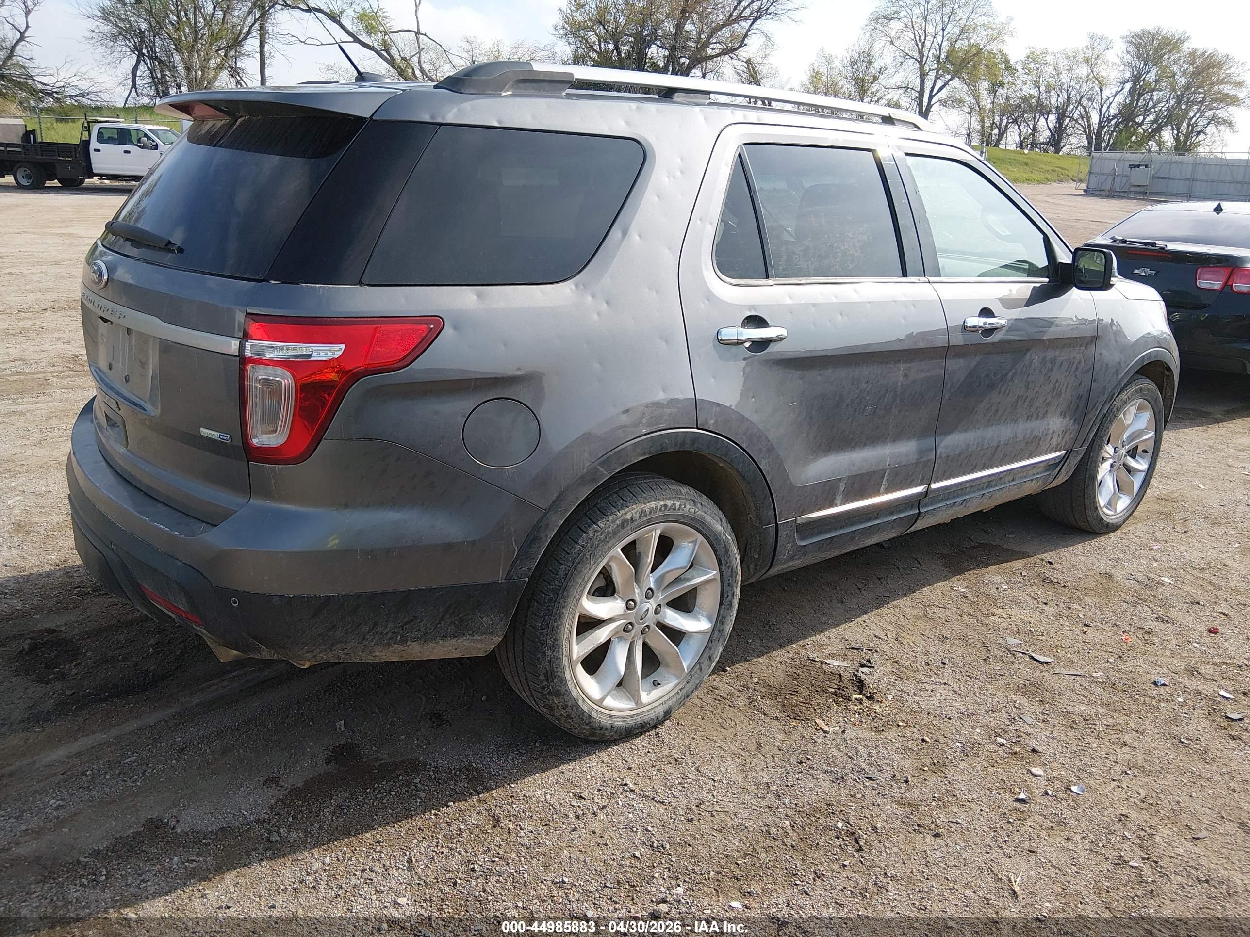 FORD EXPLORER image 4