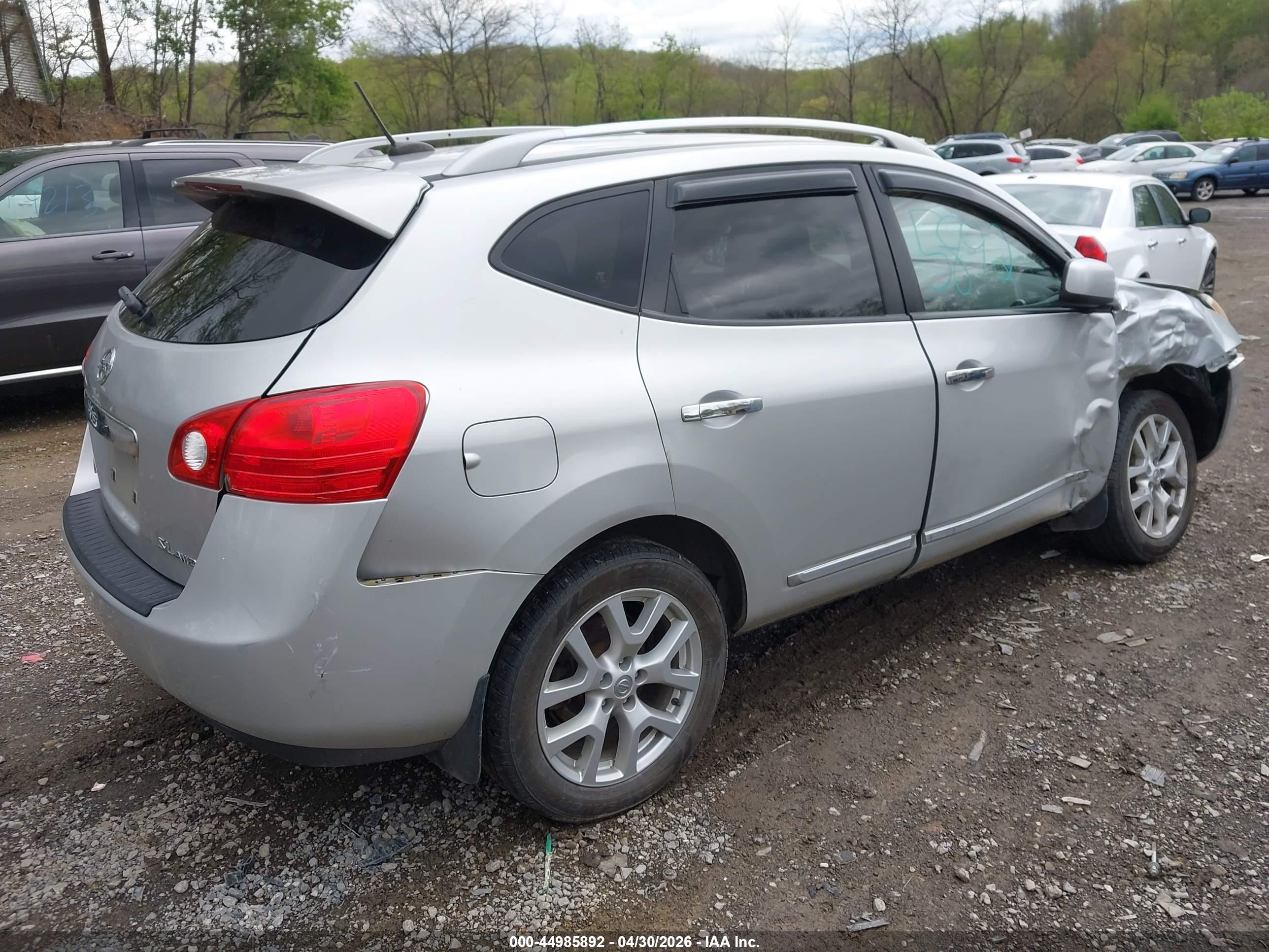 NISSAN ROGUE image 4