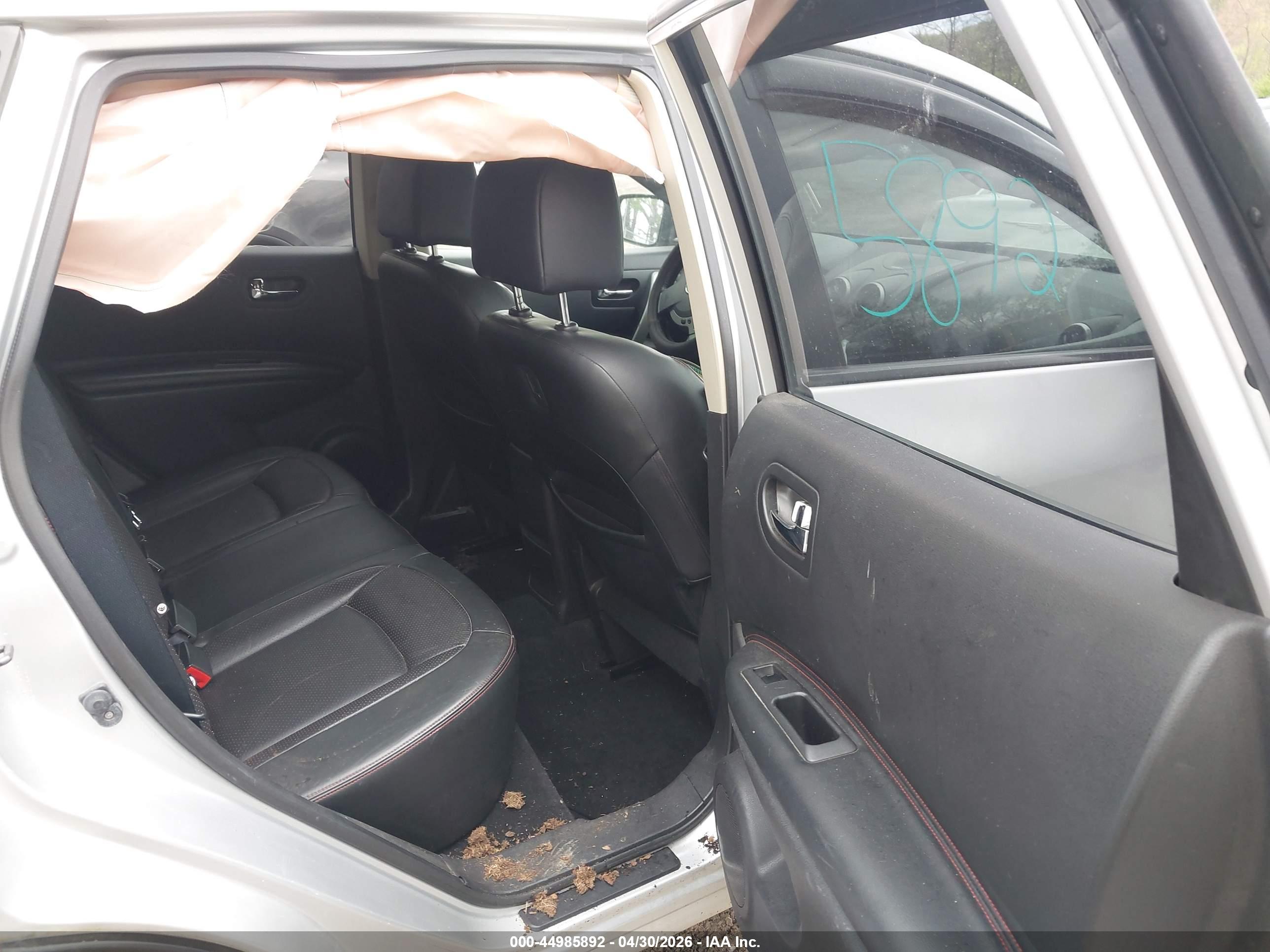 NISSAN ROGUE image 8