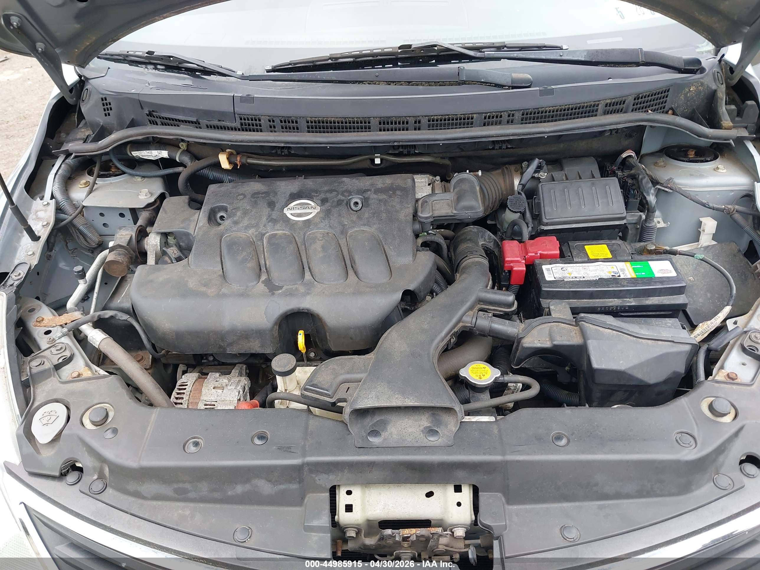 NISSAN VERSA image 10