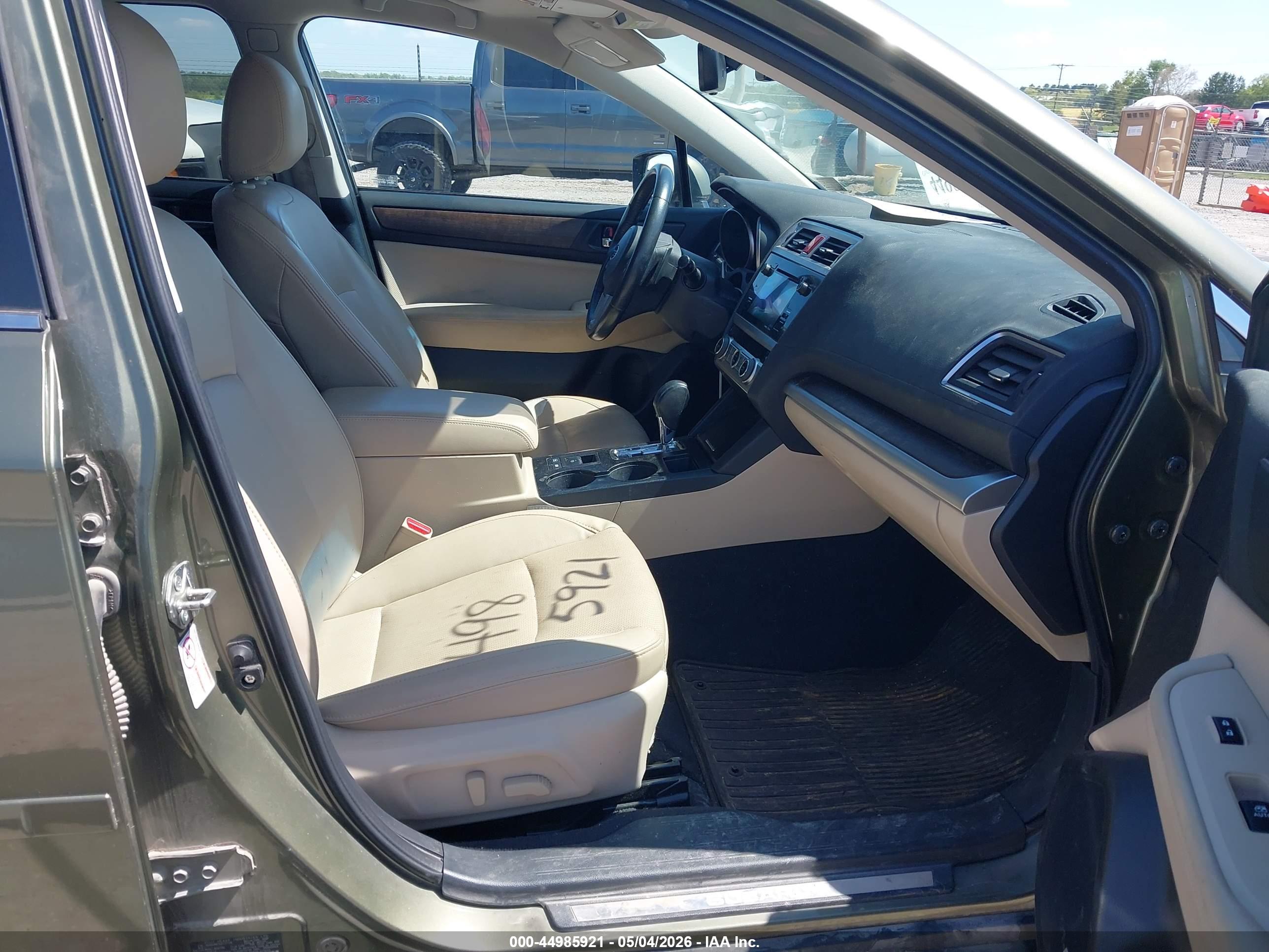 SUBARU OUTBACK image 5
