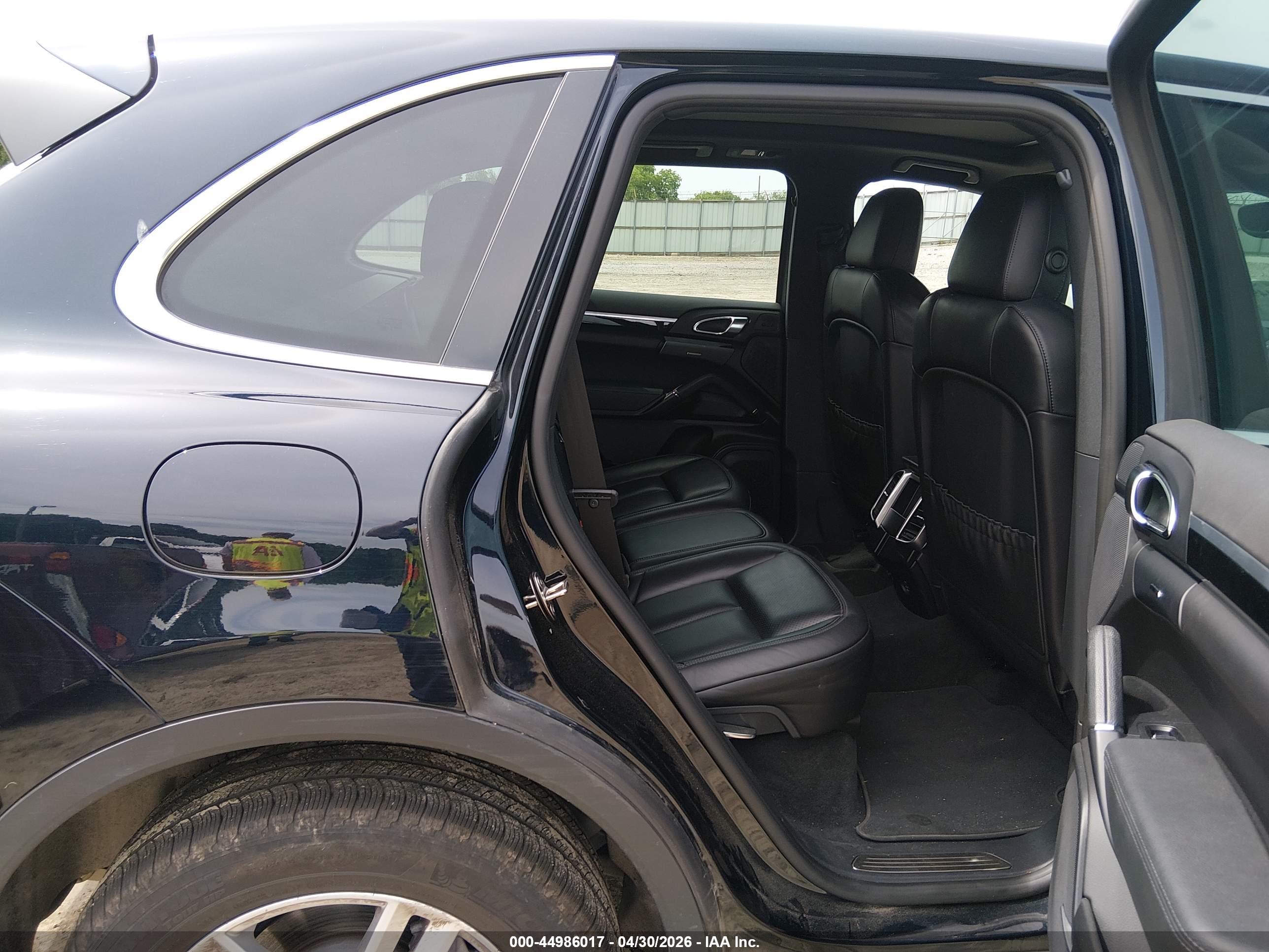 PORSCHE CAYENNE image 8