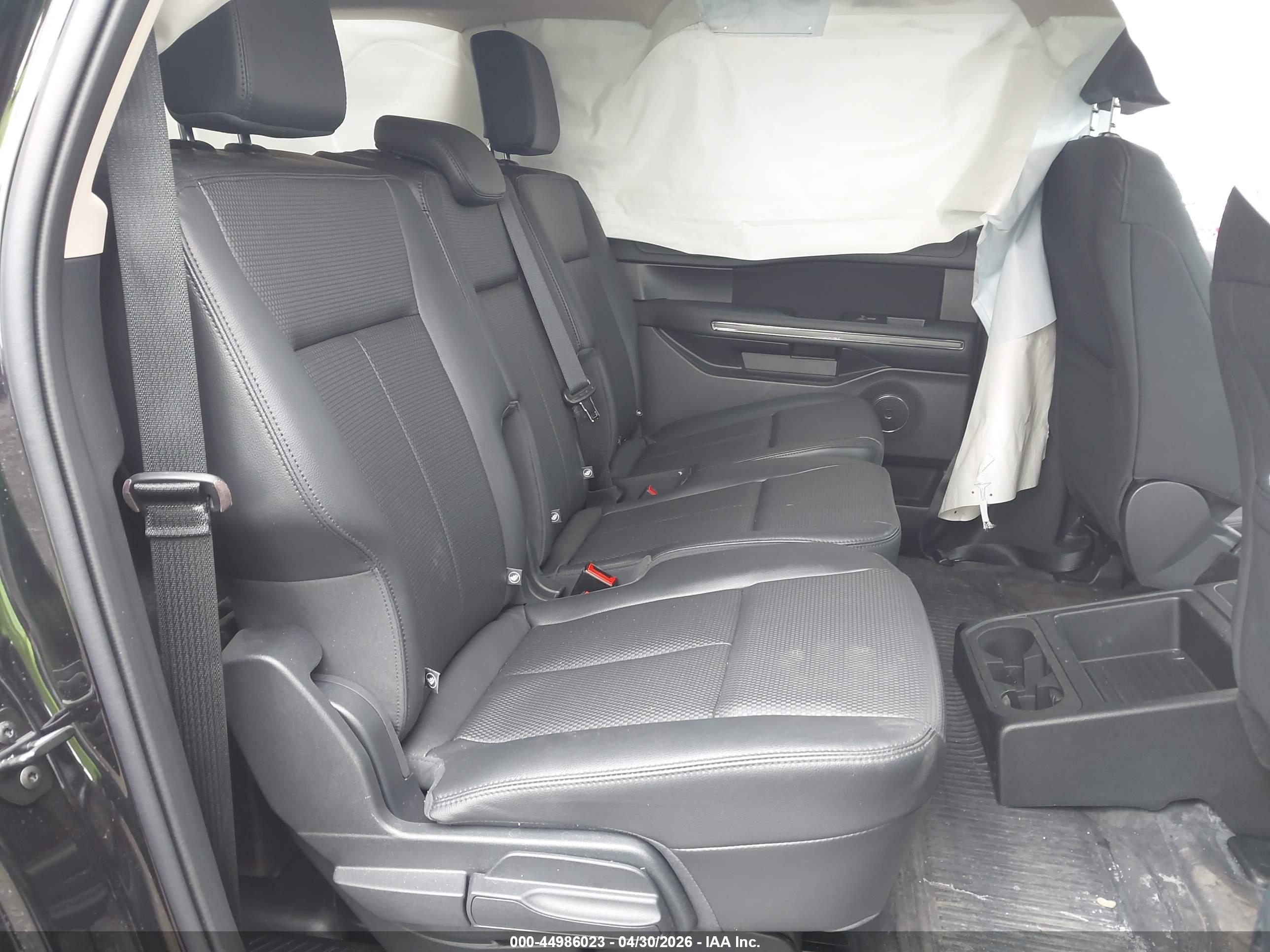 FORD EXPEDITION image 8
