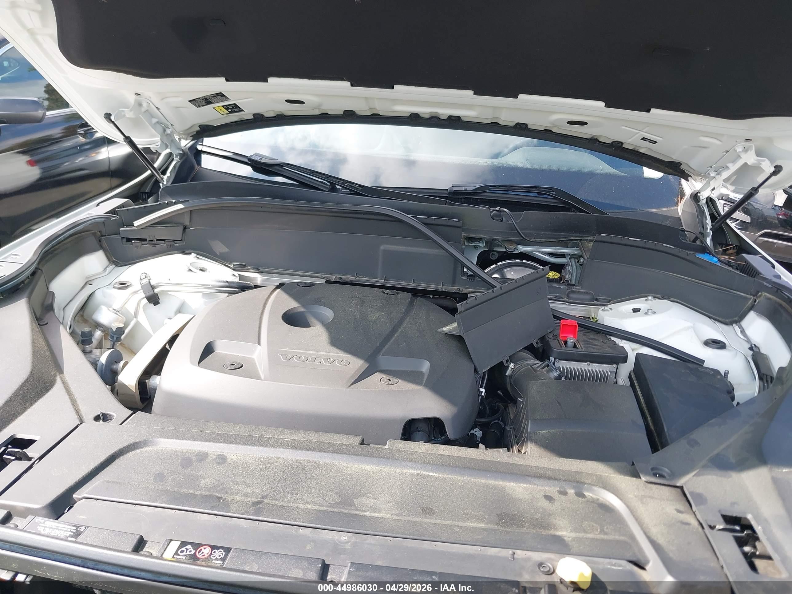 VOLVO XC90 image 10