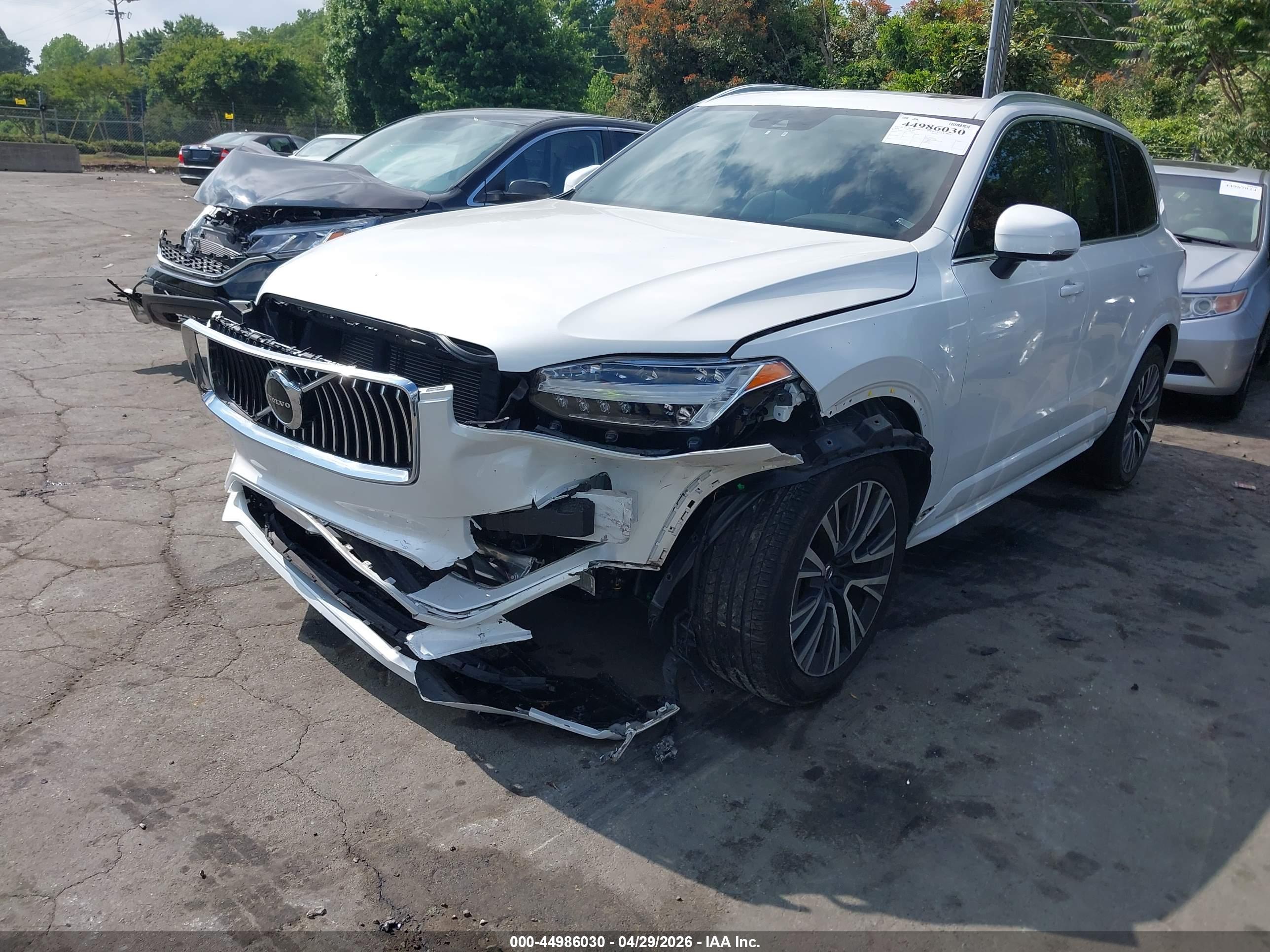 VOLVO XC90 image 2