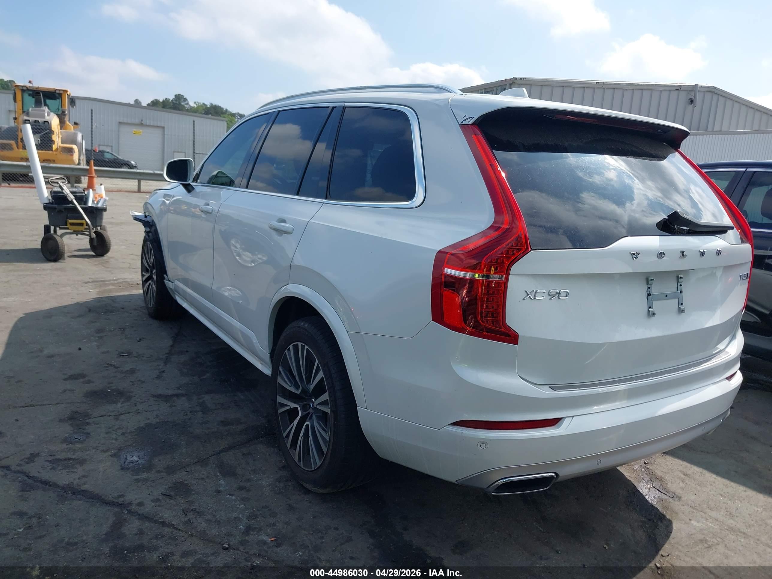 VOLVO XC90 image 3