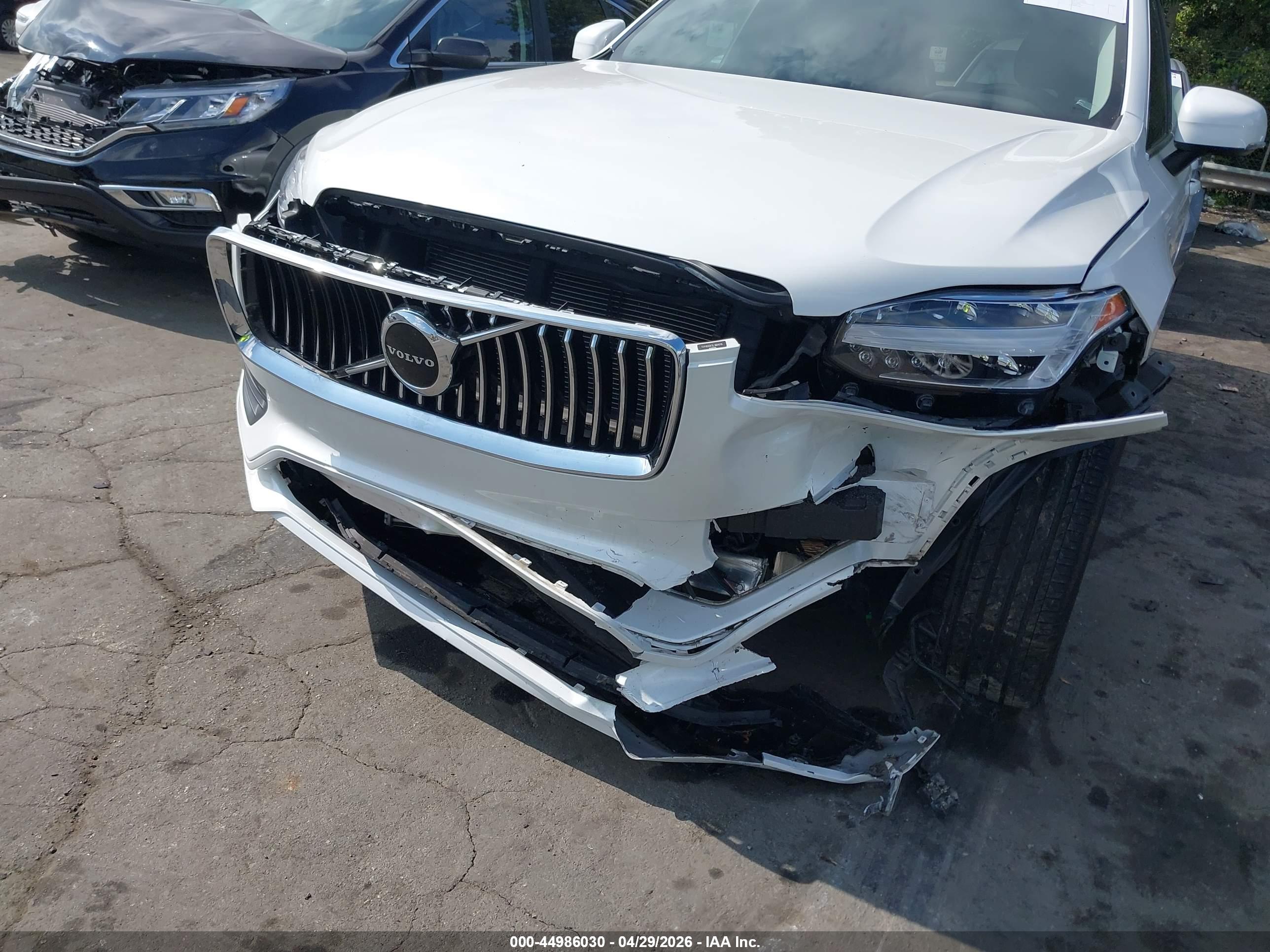 VOLVO XC90 image 6