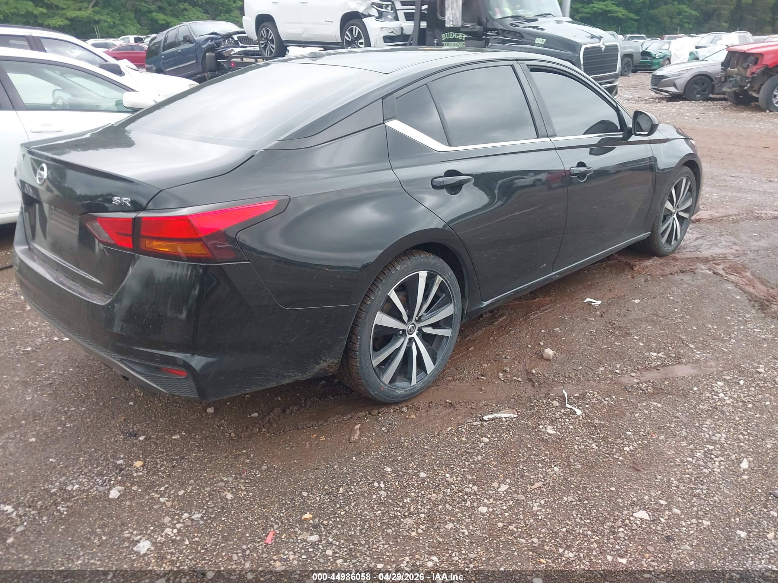 NISSAN ALTIMA image 4