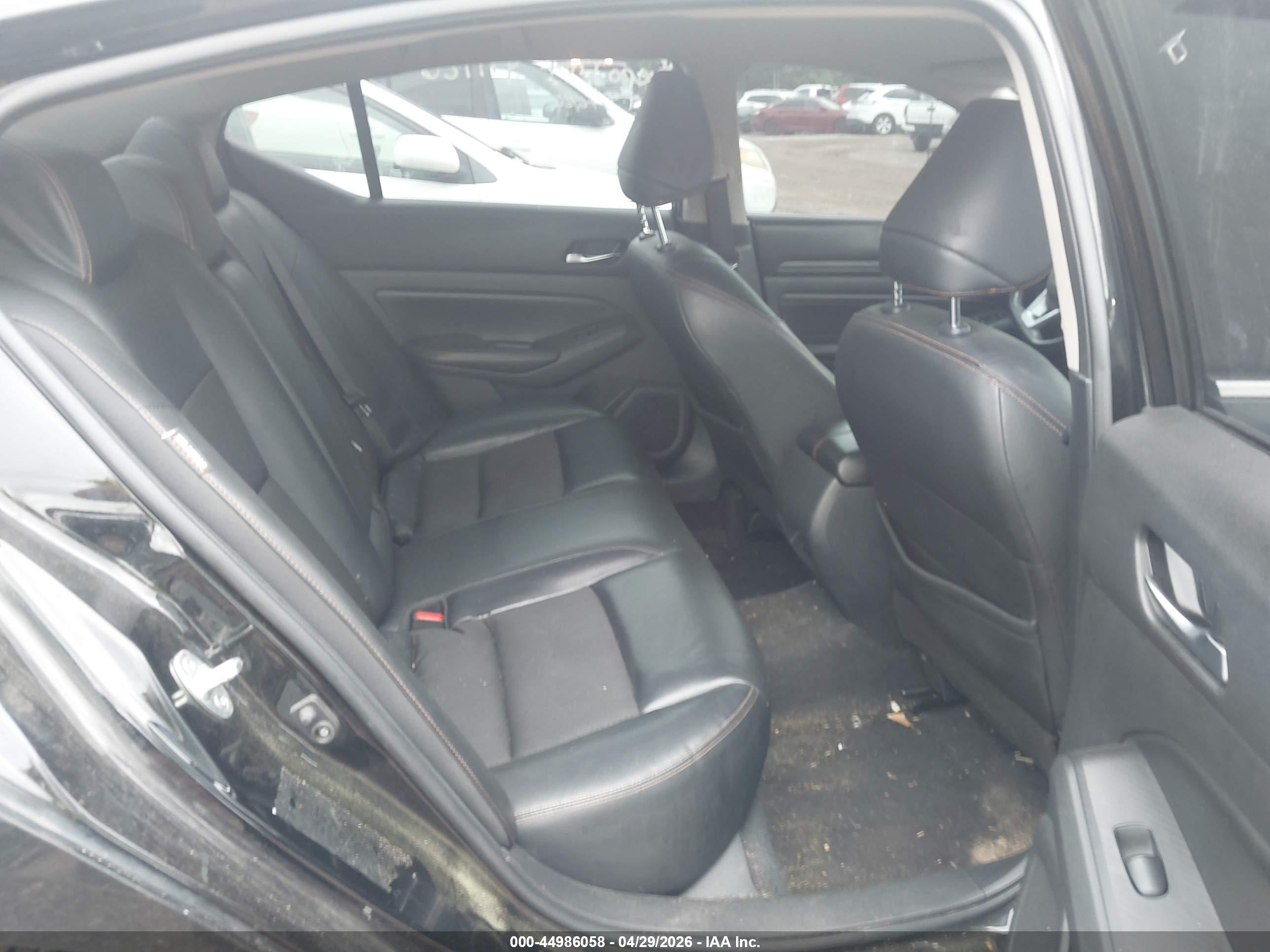 NISSAN ALTIMA image 8