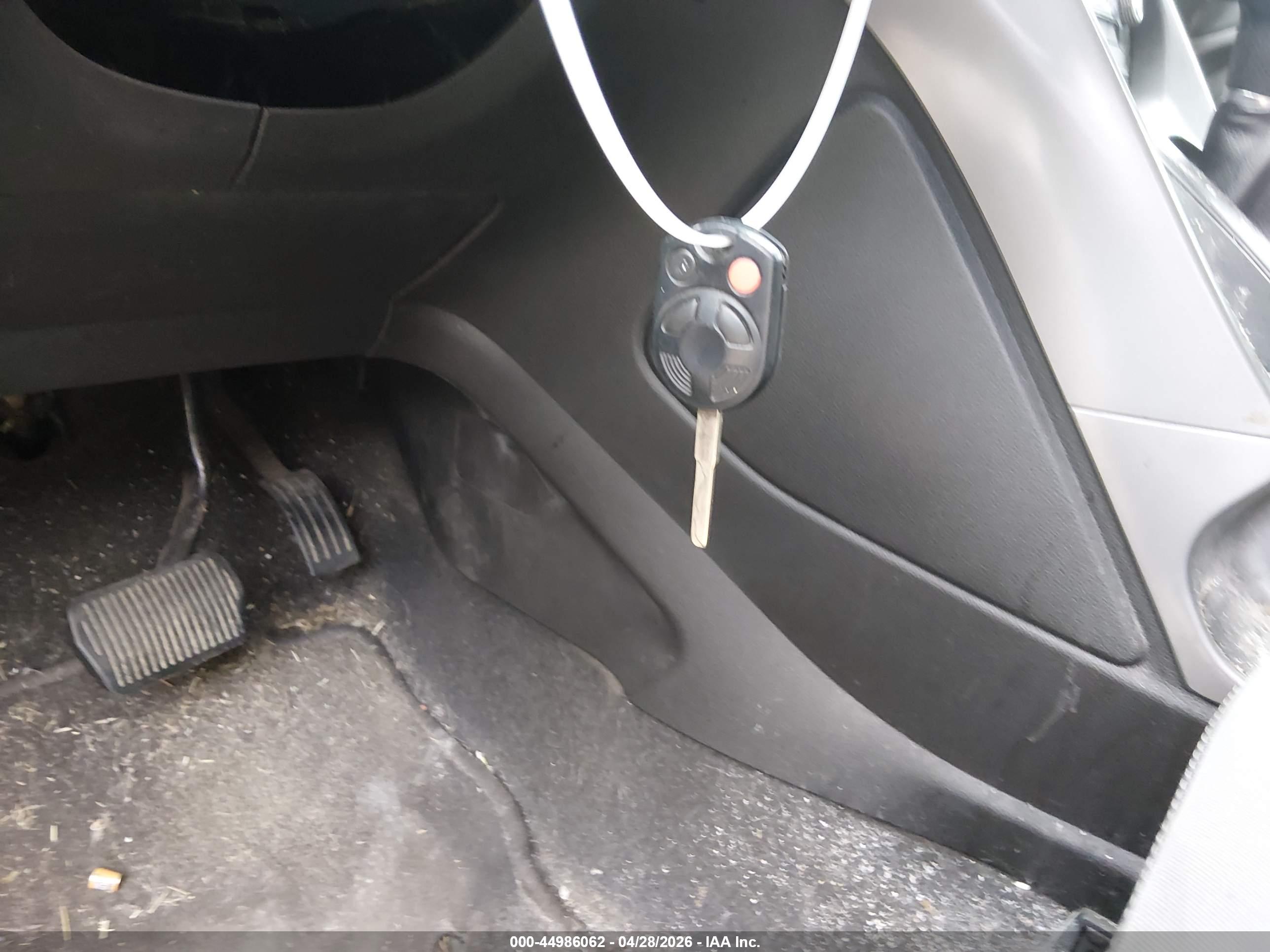 FORD ESCAPE image 11