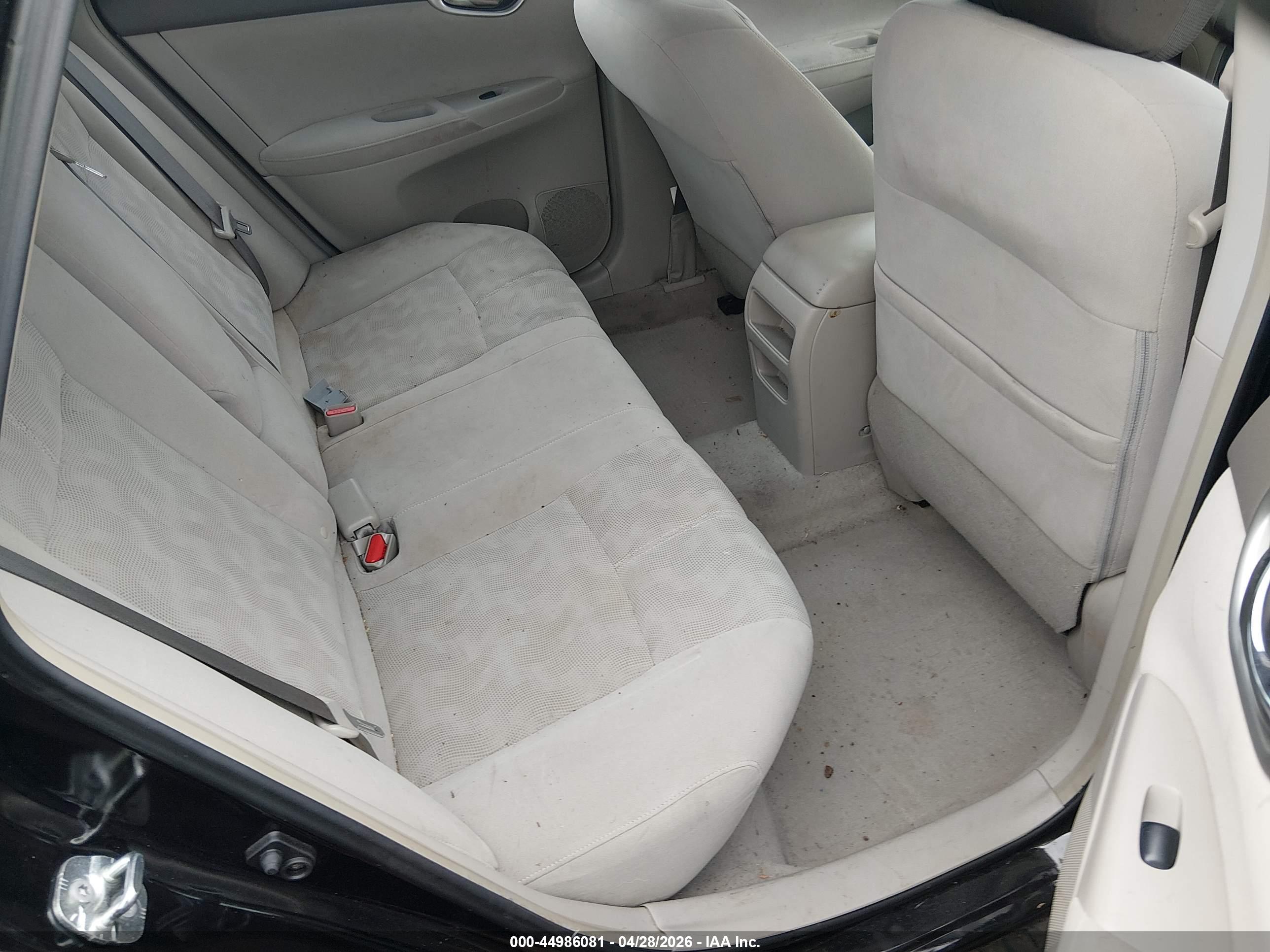 NISSAN SENTRA image 8