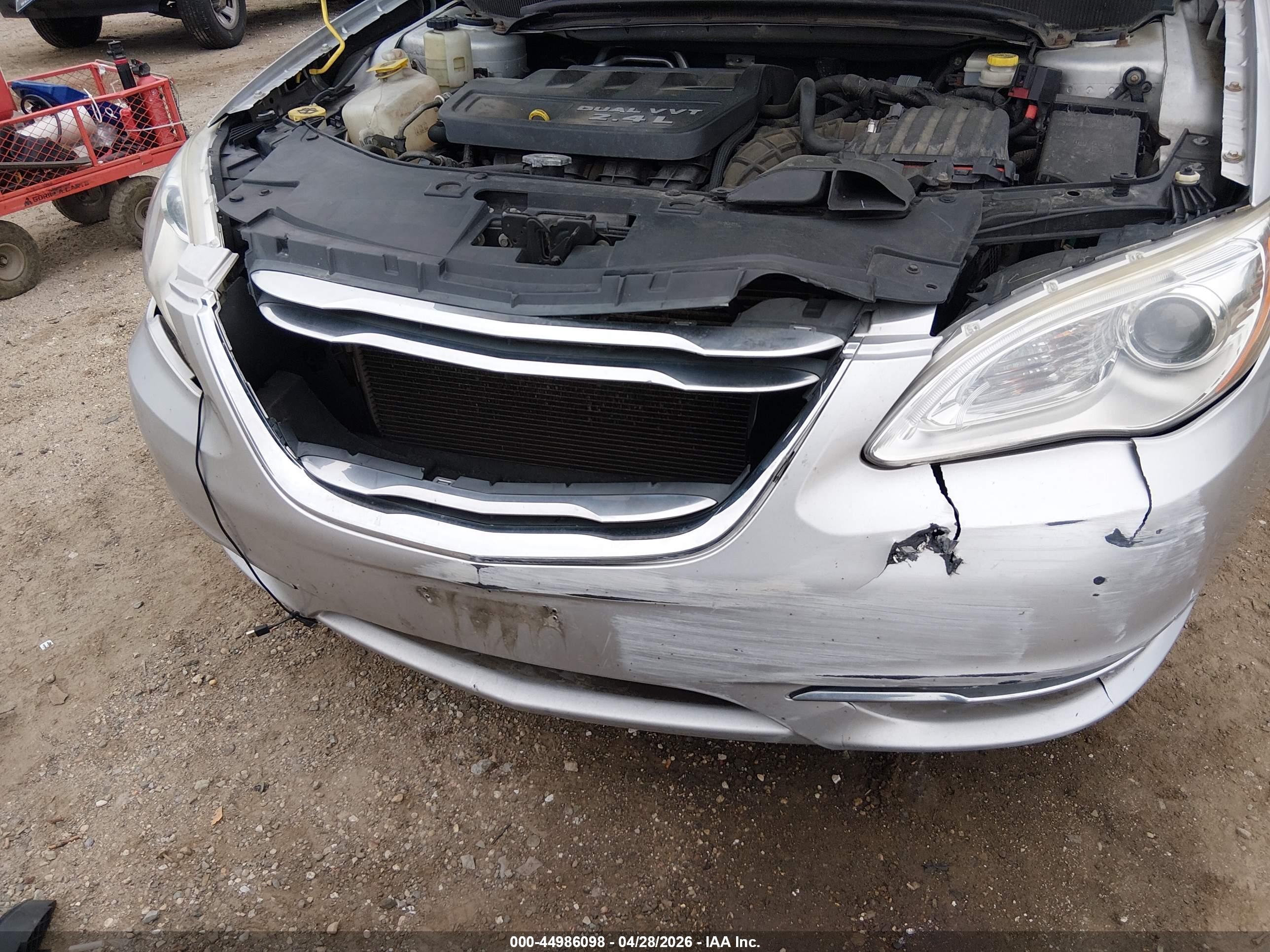 CHRYSLER 200 image 6