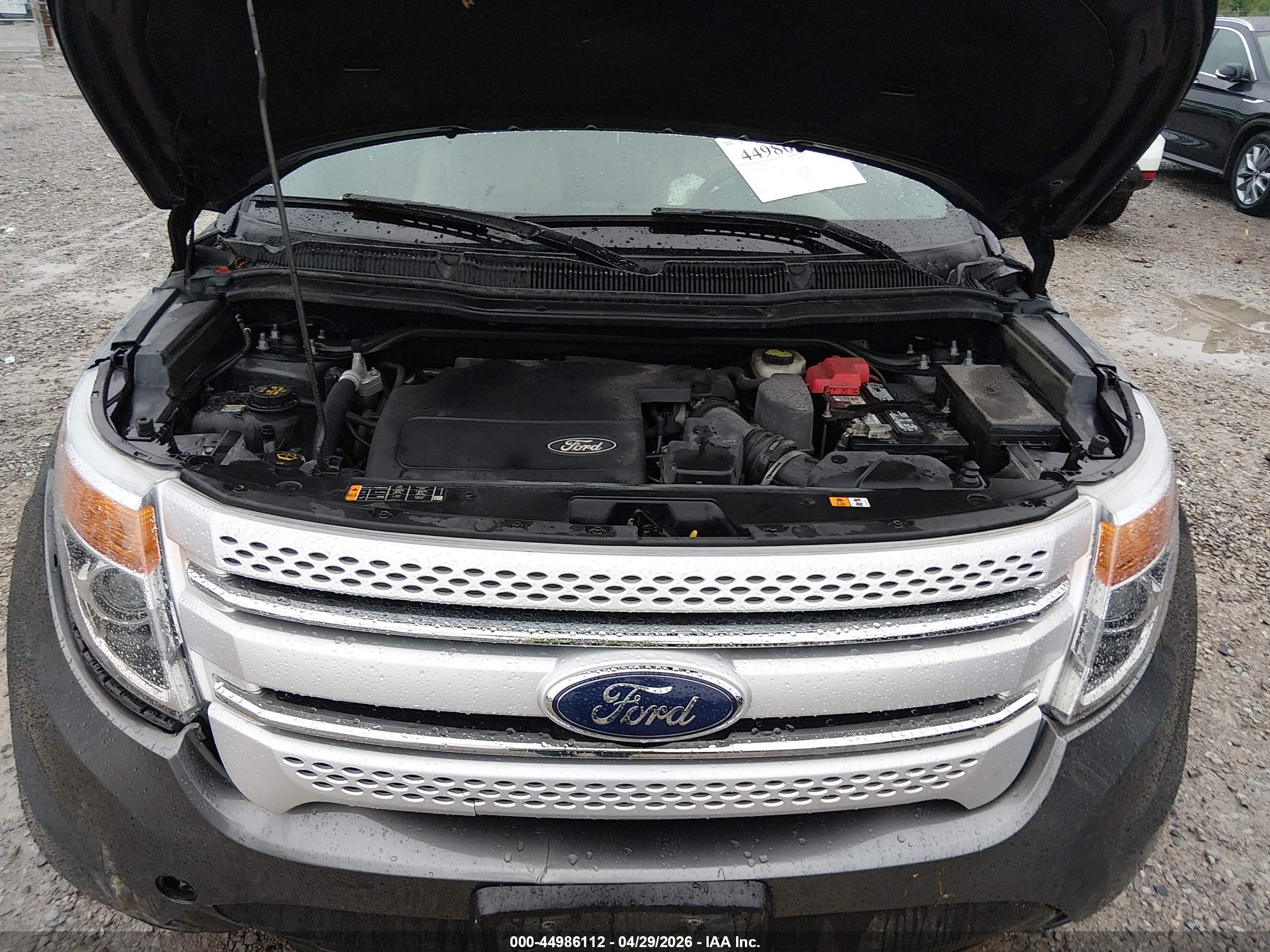 FORD EXPLORER image 10