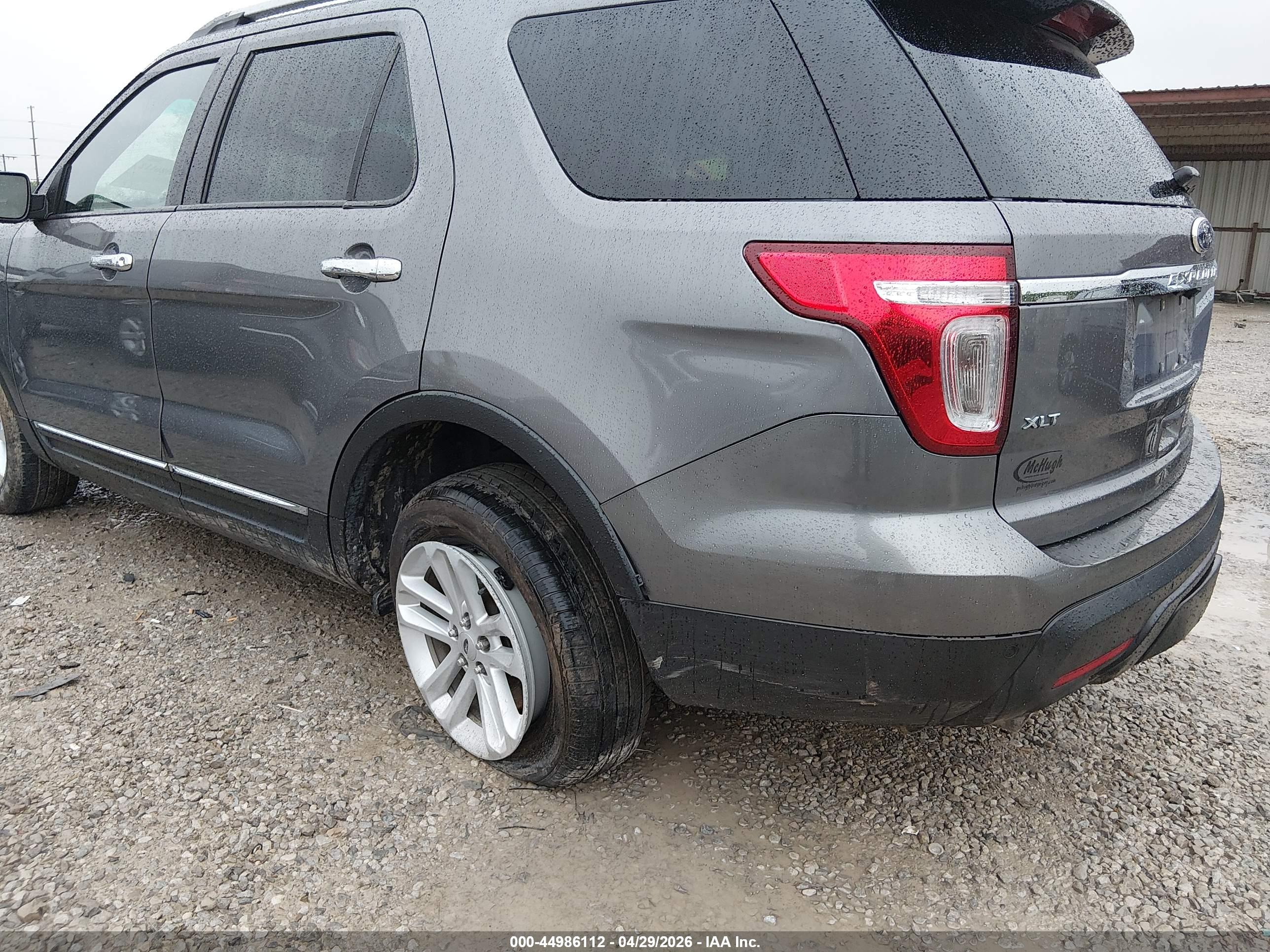 FORD EXPLORER image 6