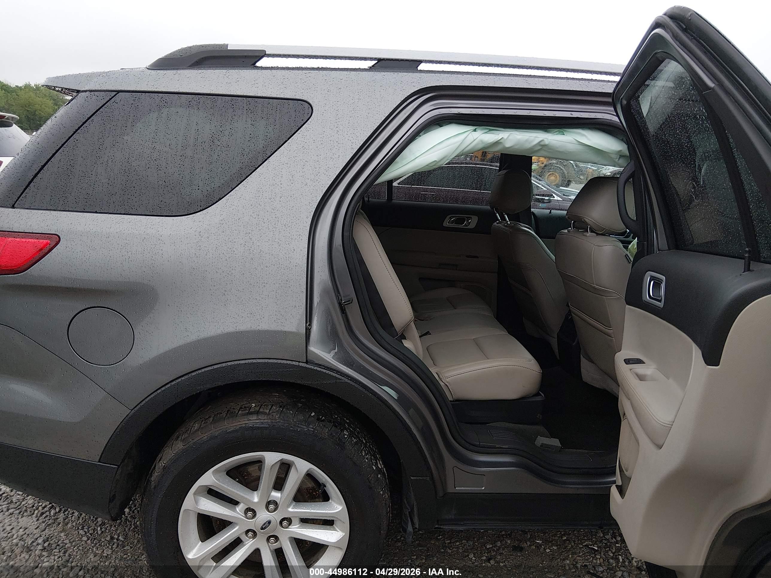 FORD EXPLORER image 8