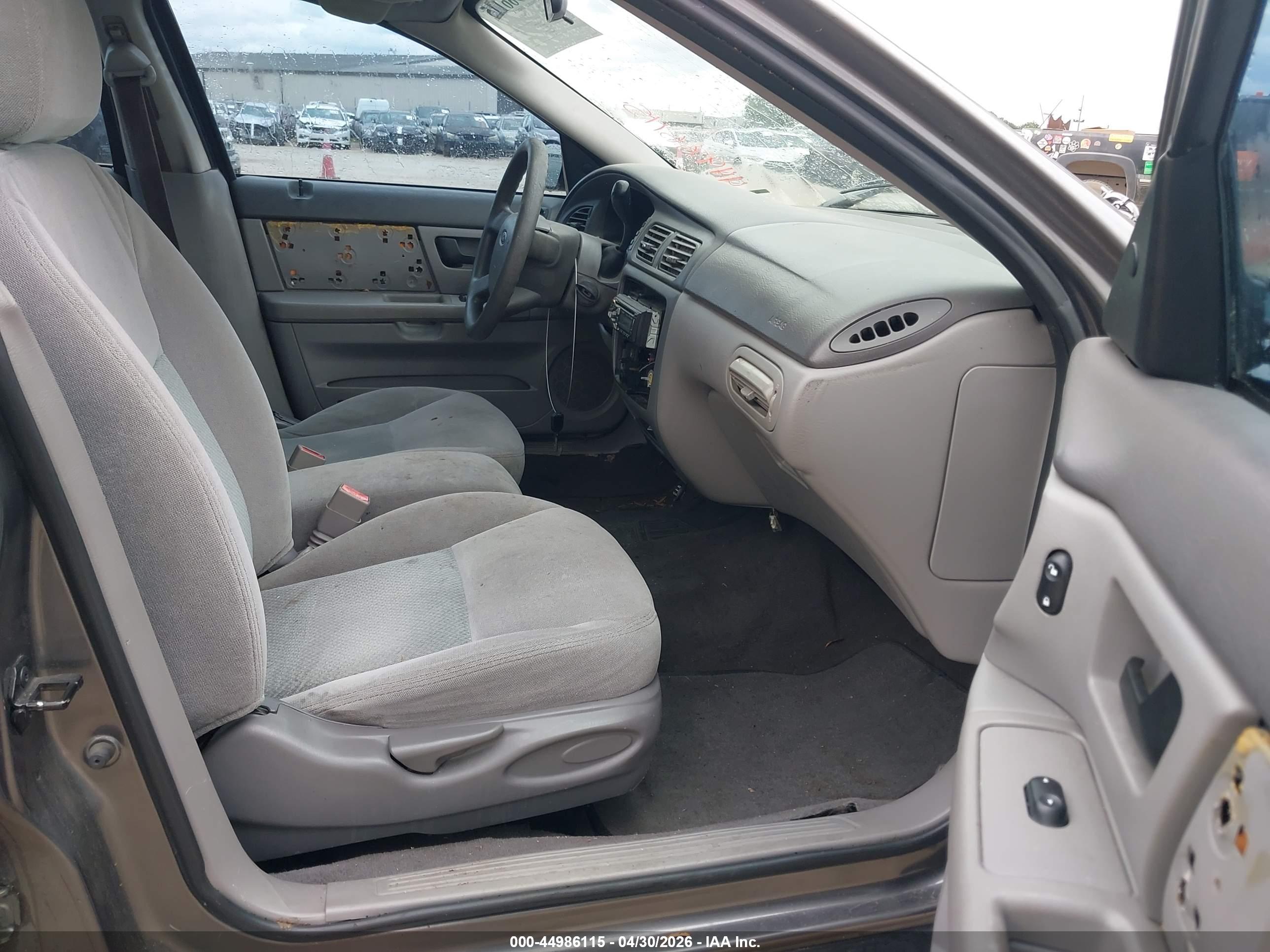 FORD TAURUS image 5