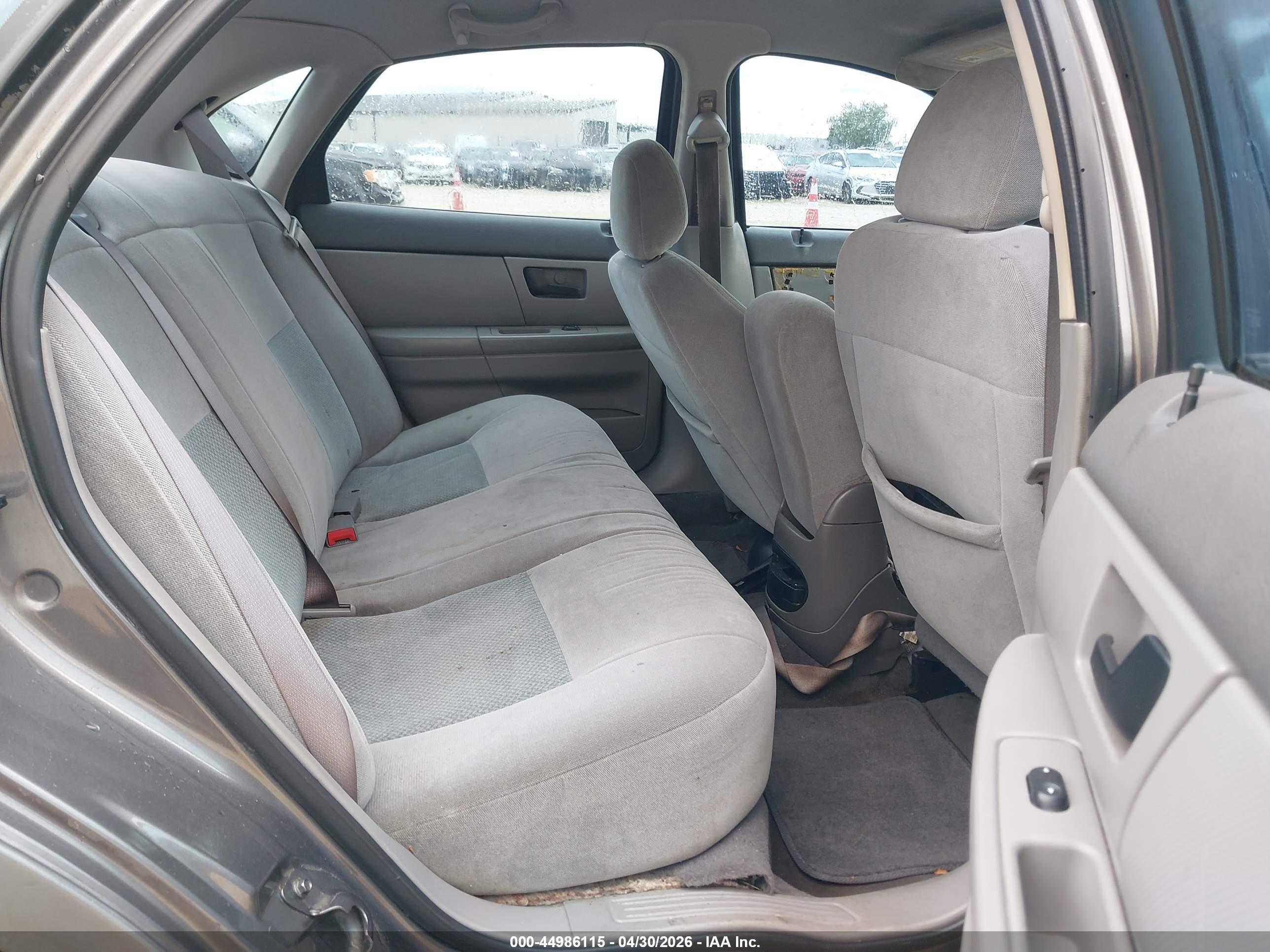 FORD TAURUS image 8